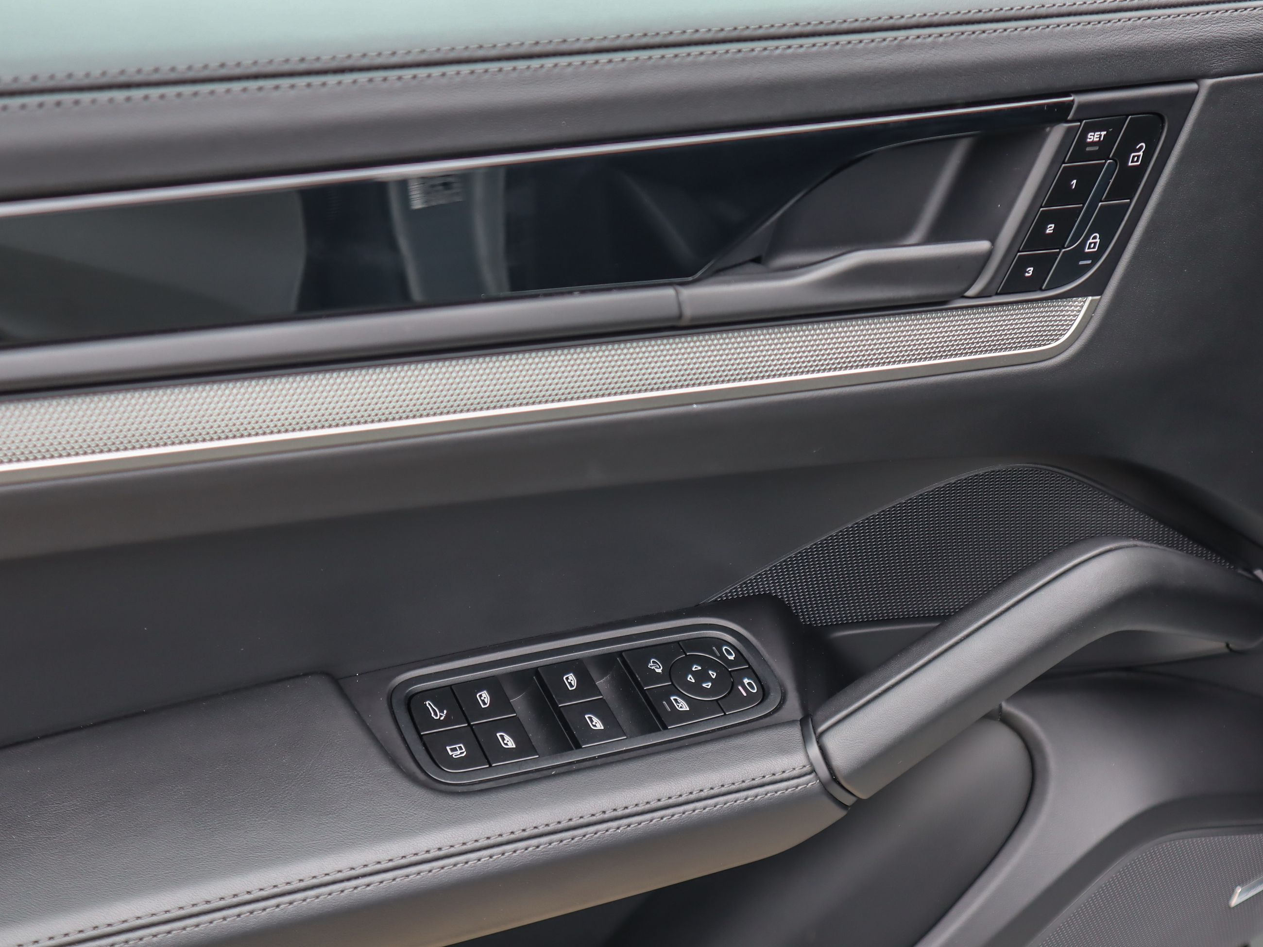 2025 Porsche Cayenne in Vancouver, British Columbia