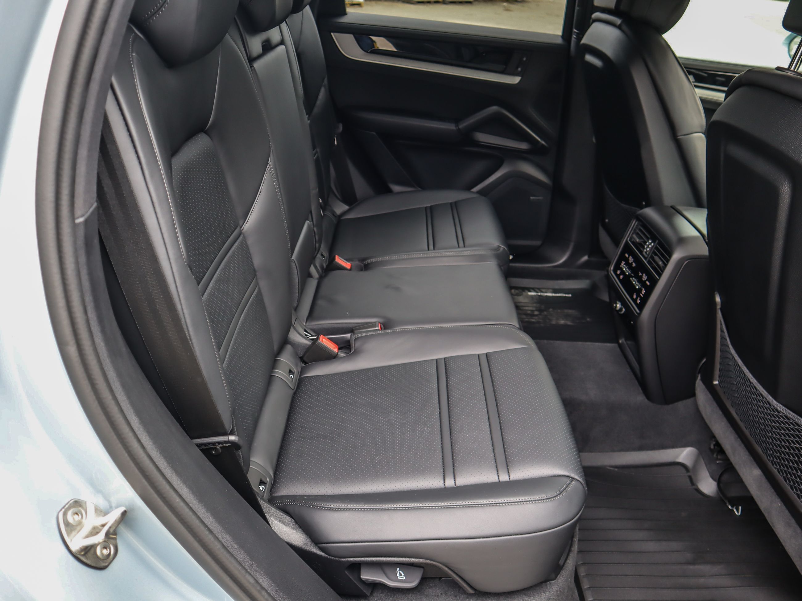 2025 Porsche Cayenne in Vancouver, British Columbia