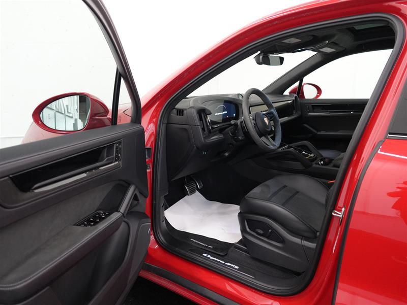 2025 Porsche Cayenne in Vancouver, British Columbia