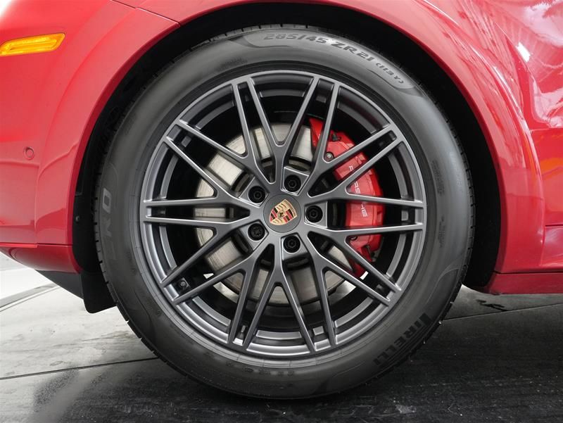 2025 Porsche Cayenne in Vancouver, British Columbia