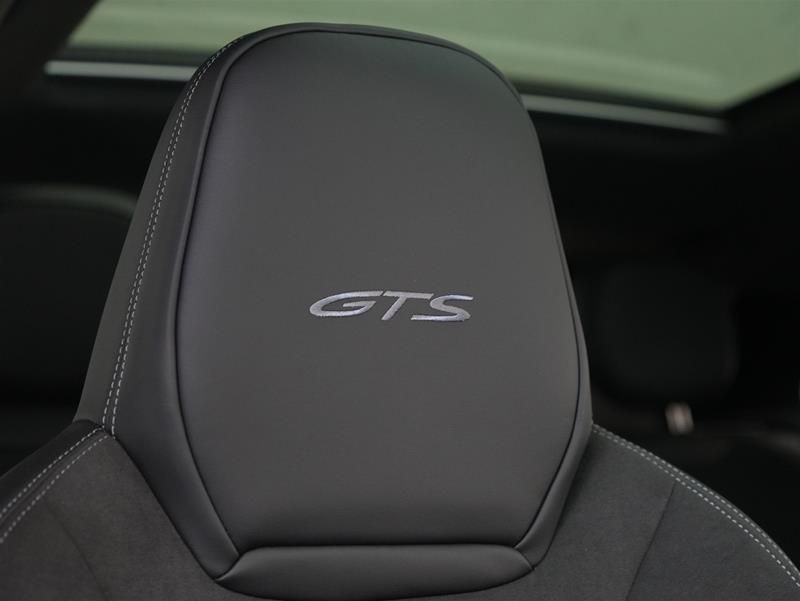 2025 Porsche Cayenne in Vancouver, British Columbia