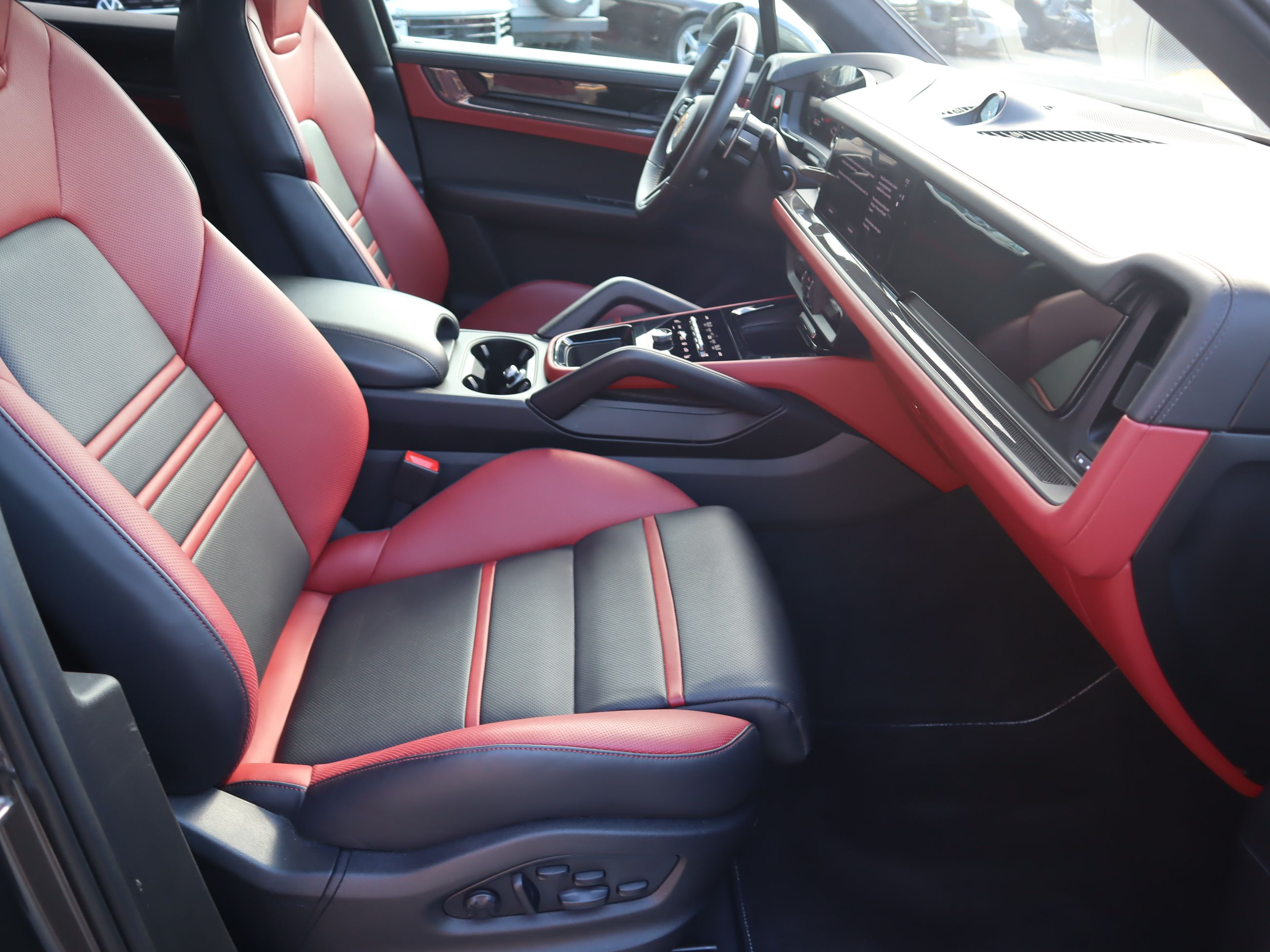 2025 Porsche Cayenne in Vancouver, British Columbia