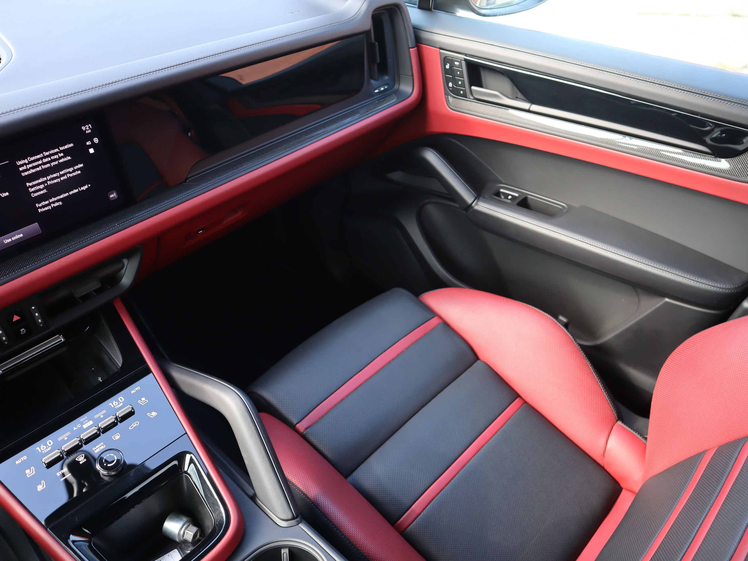 2025 Porsche Cayenne in Vancouver, British Columbia