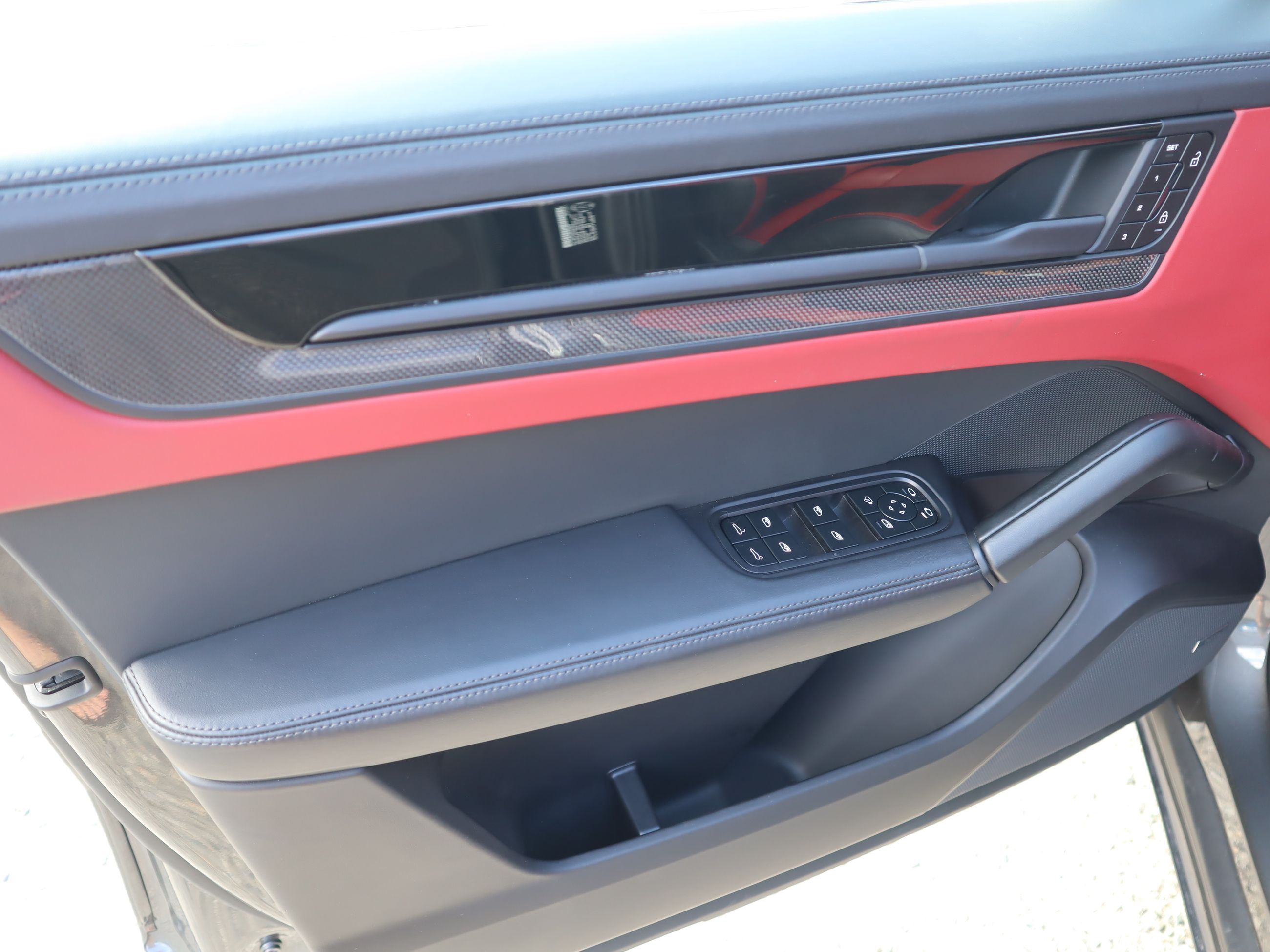 2025 Porsche Cayenne in Vancouver, British Columbia