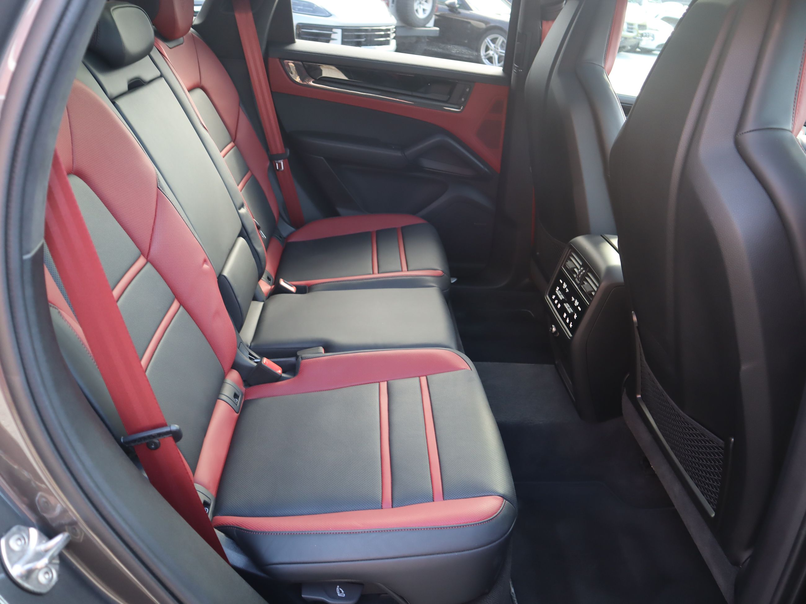 2025 Porsche Cayenne in Vancouver, British Columbia