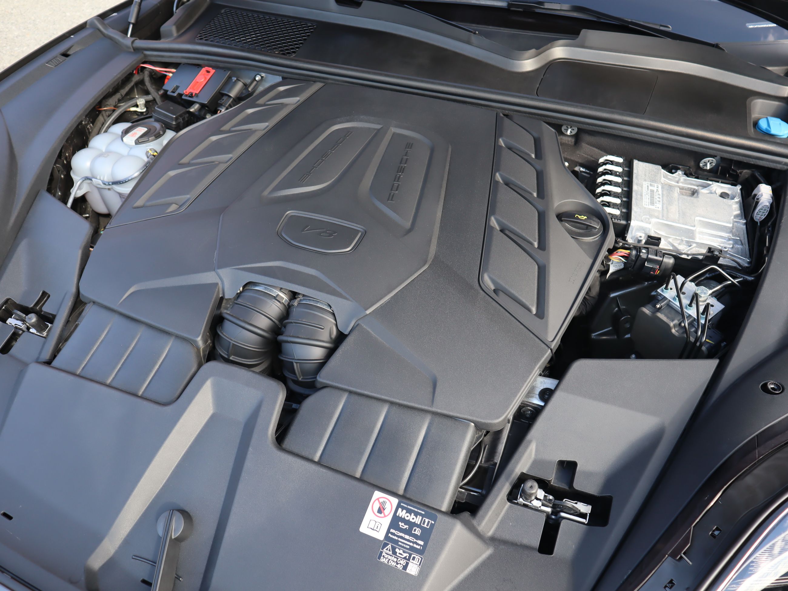 2025 Porsche Cayenne in Vancouver, British Columbia