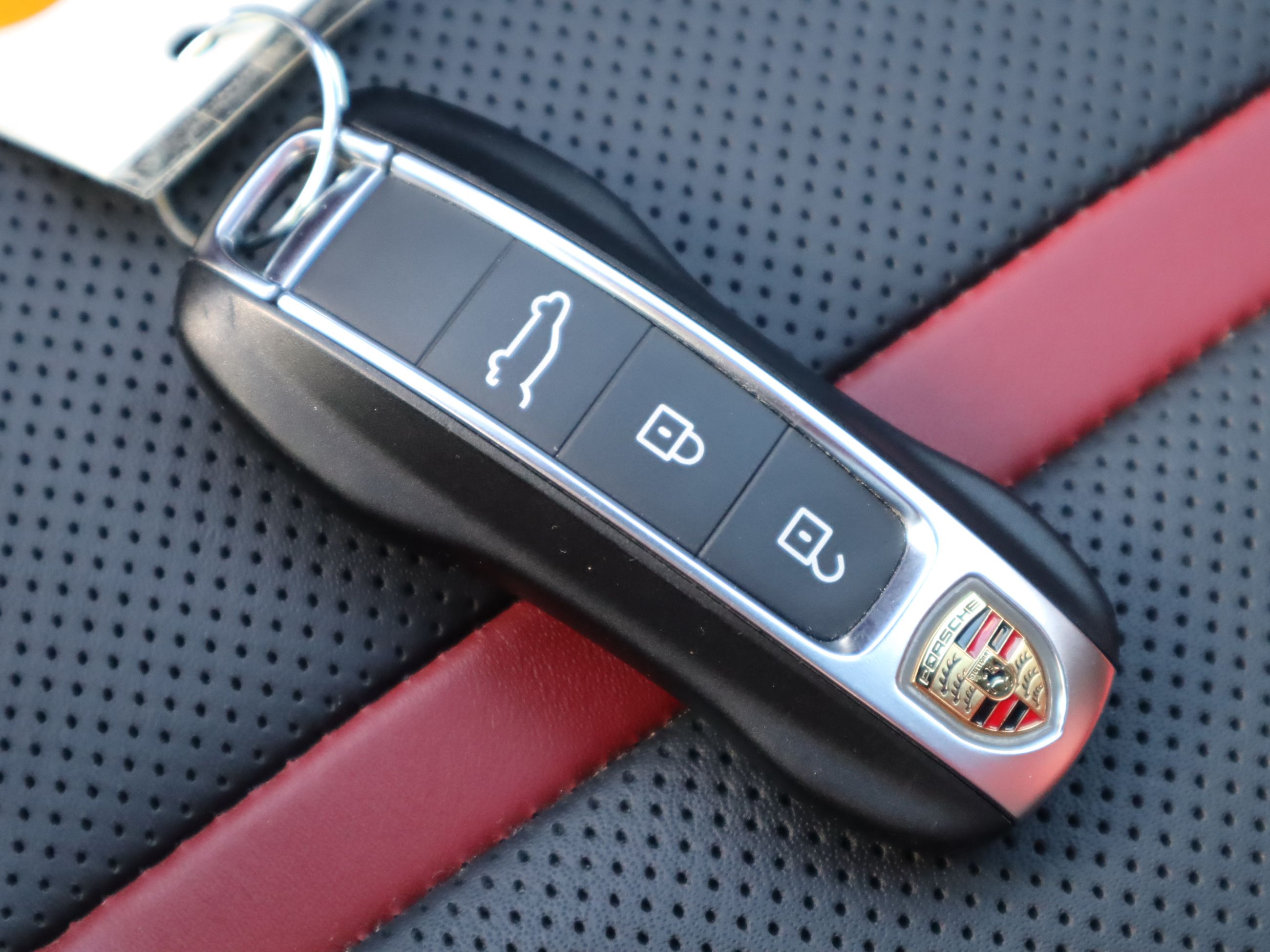 2025 Porsche Cayenne in Vancouver, British Columbia