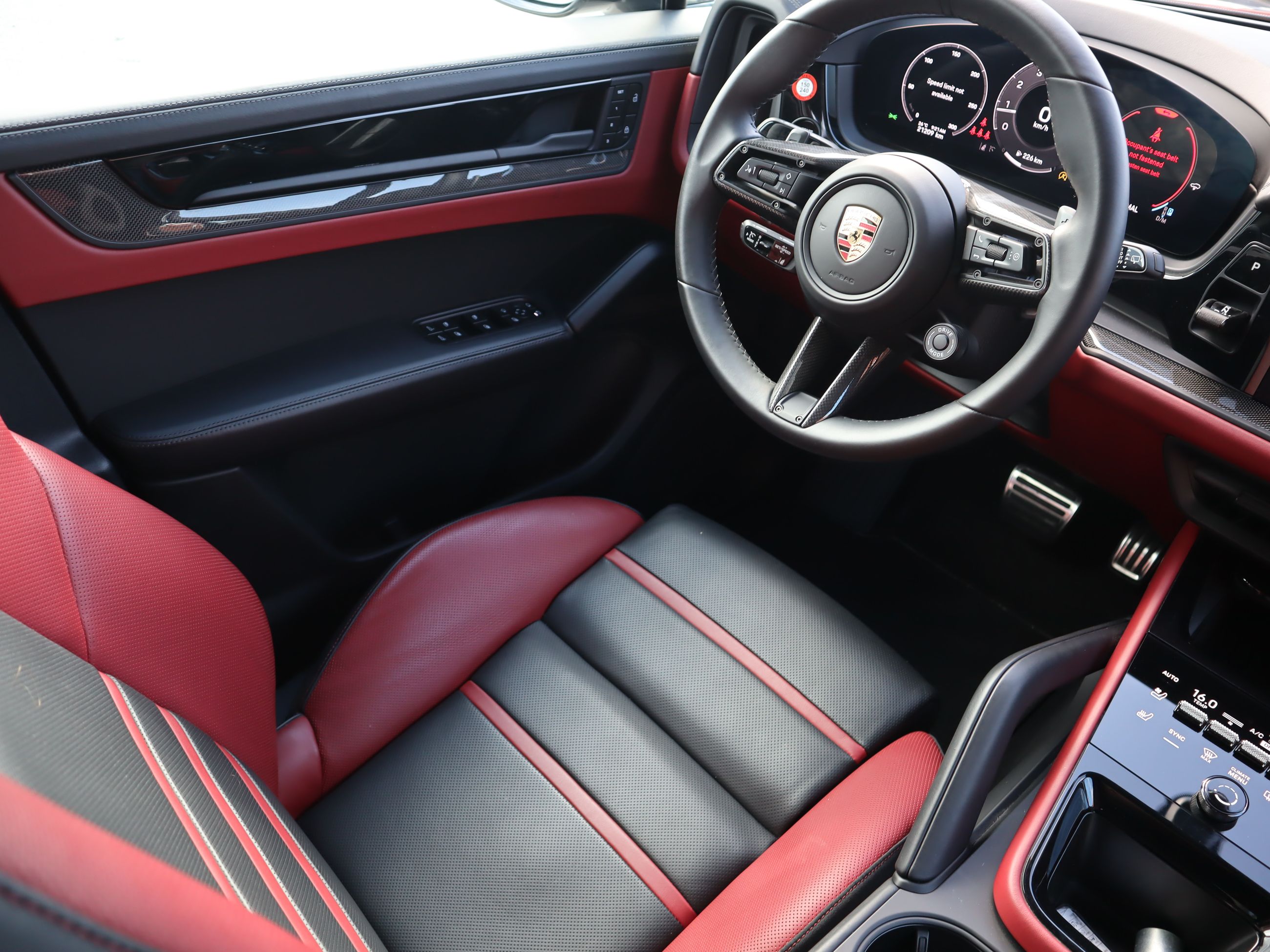 2025 Porsche Cayenne in Vancouver, British Columbia