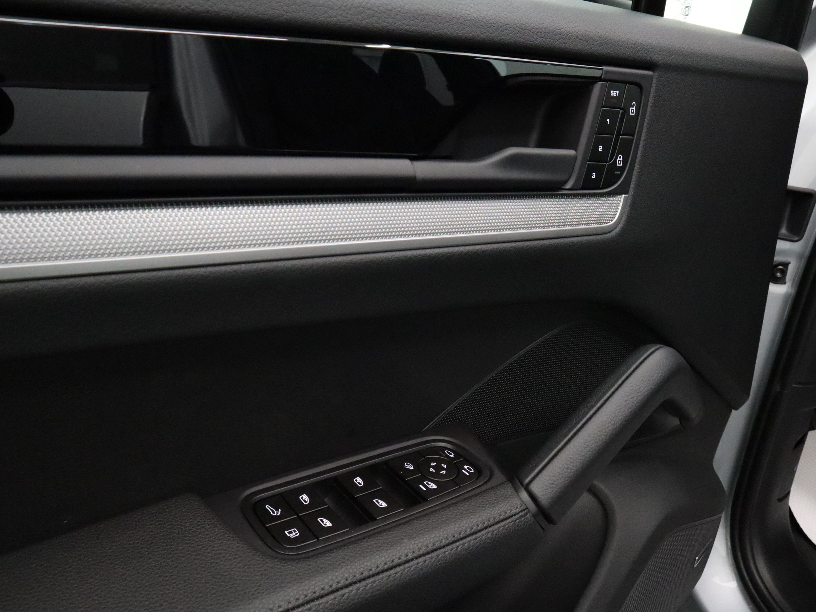 2026 Porsche Cayenne in Vancouver, British Columbia