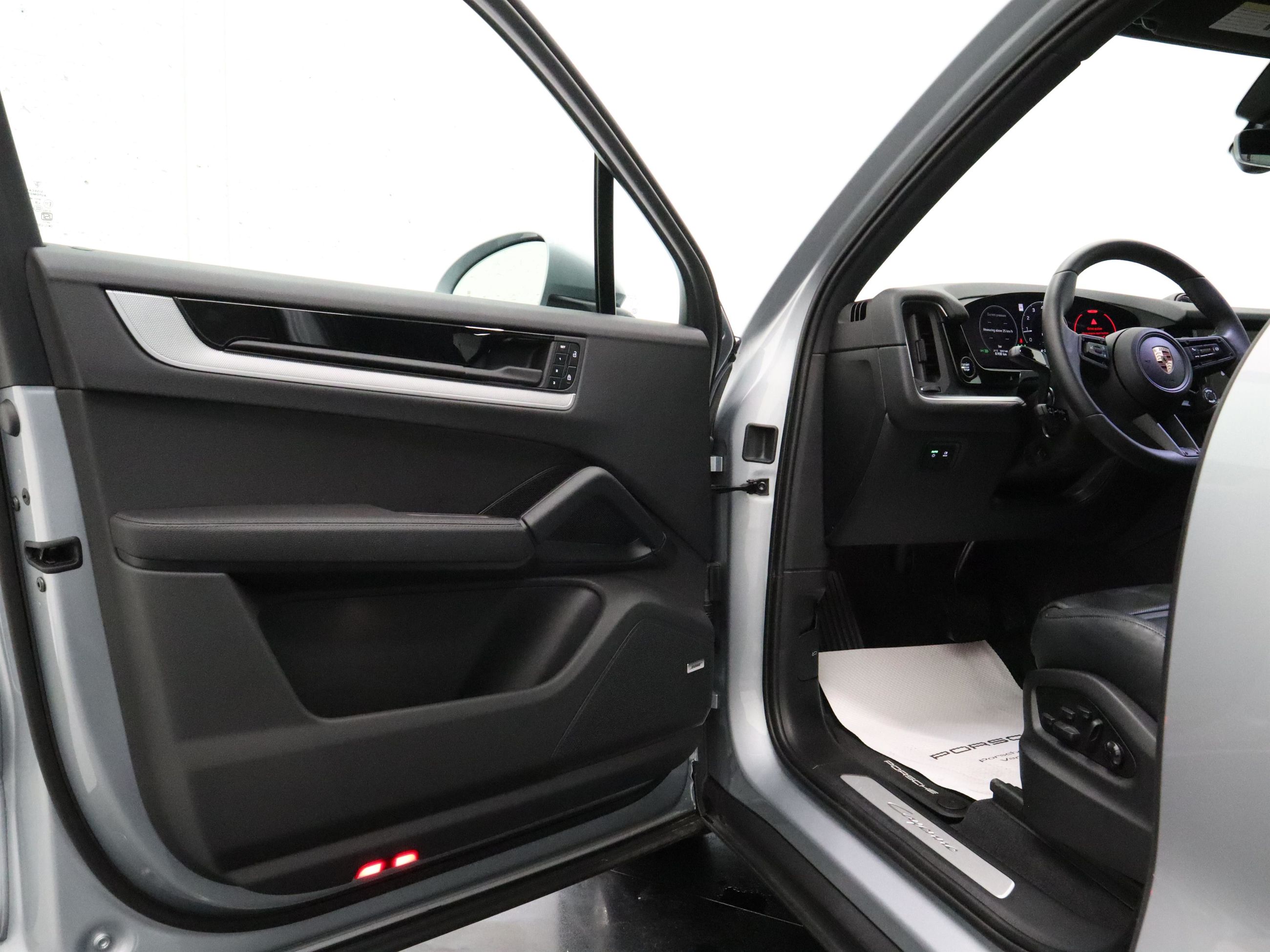 2026 Porsche Cayenne in Vancouver, British Columbia