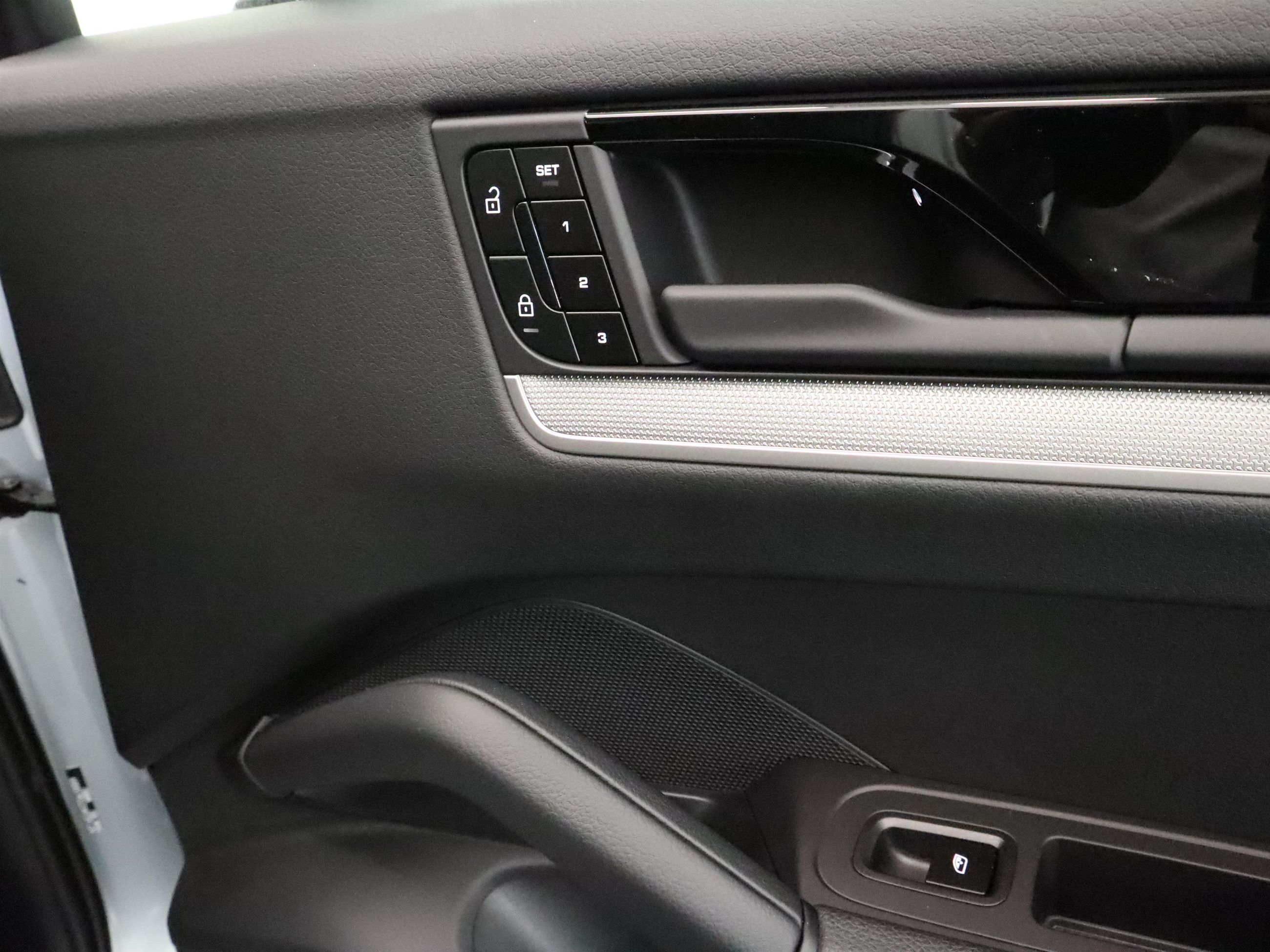2026 Porsche Cayenne in Vancouver, British Columbia
