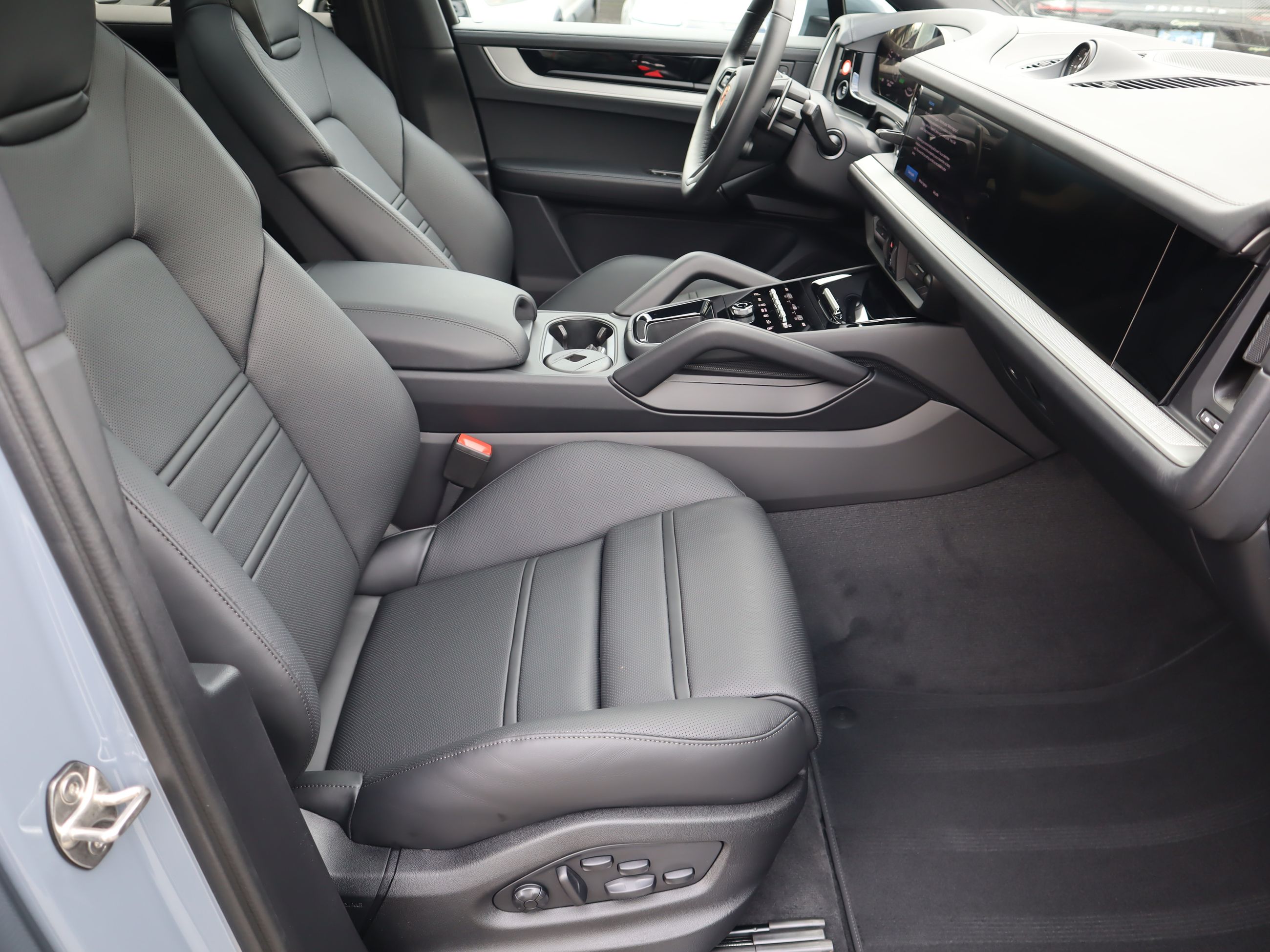 2026 Porsche Cayenne in Vancouver, British Columbia