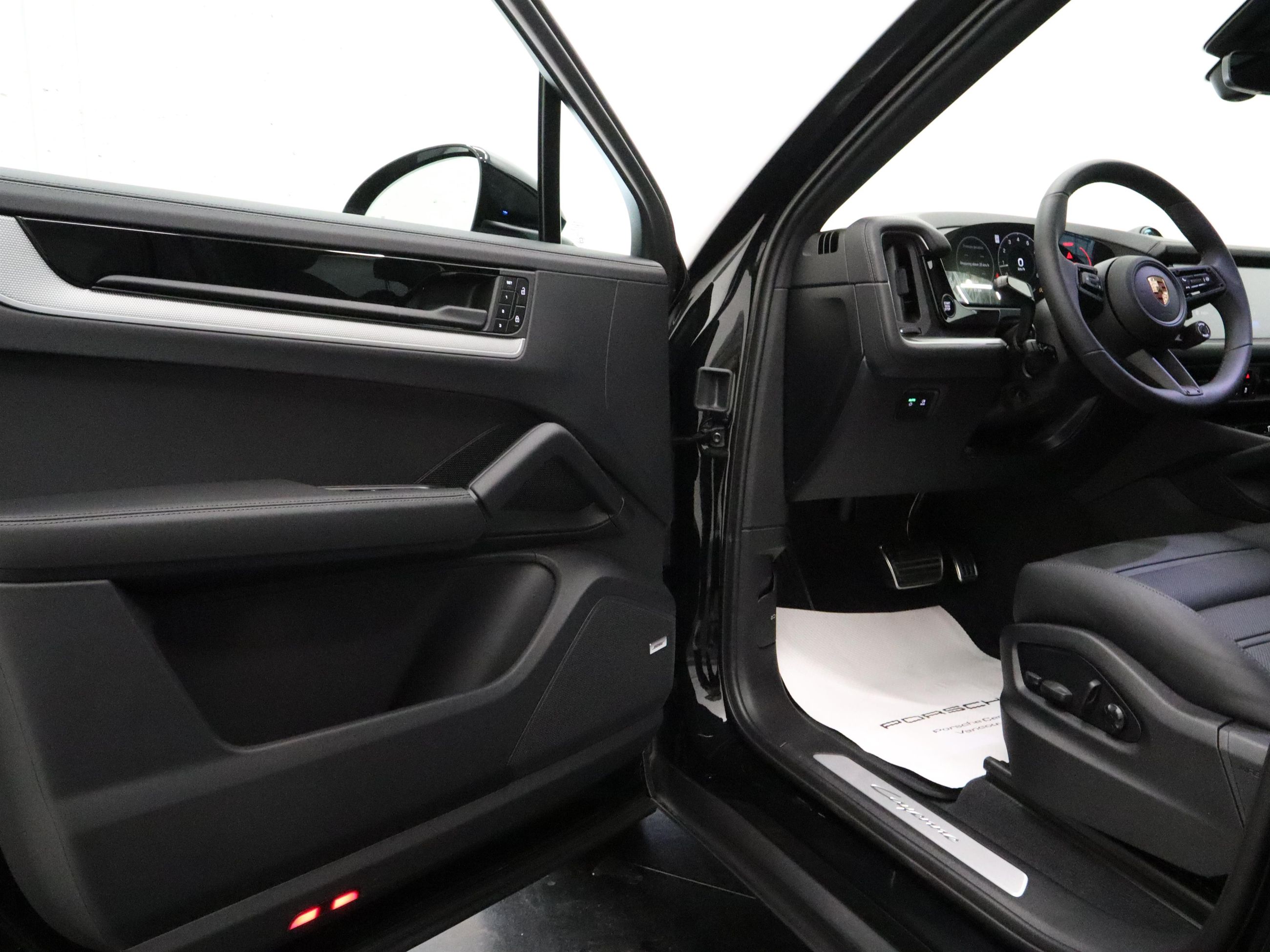 2026 Porsche Cayenne in Vancouver, British Columbia