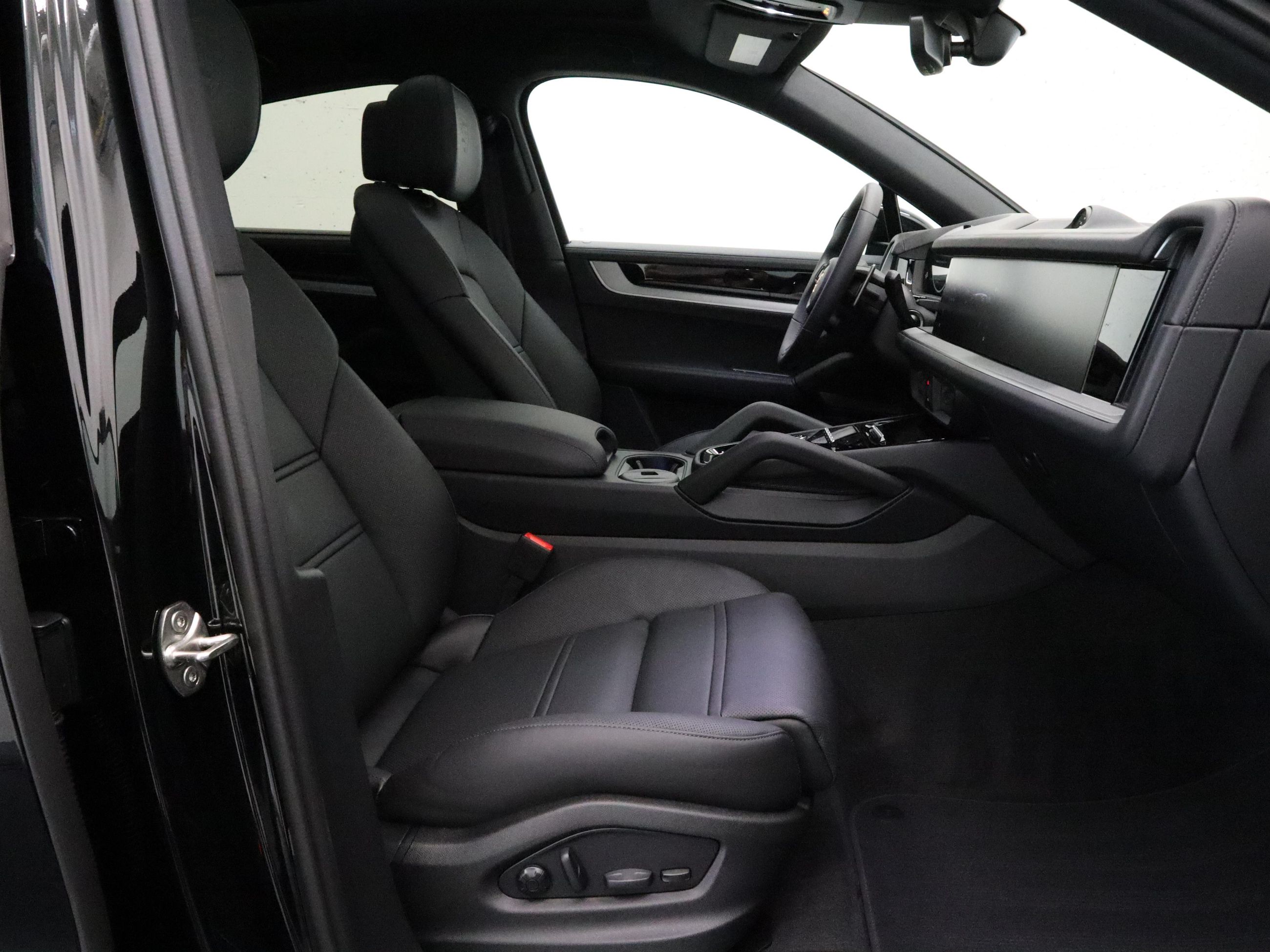 2026 Porsche Cayenne in Vancouver, British Columbia