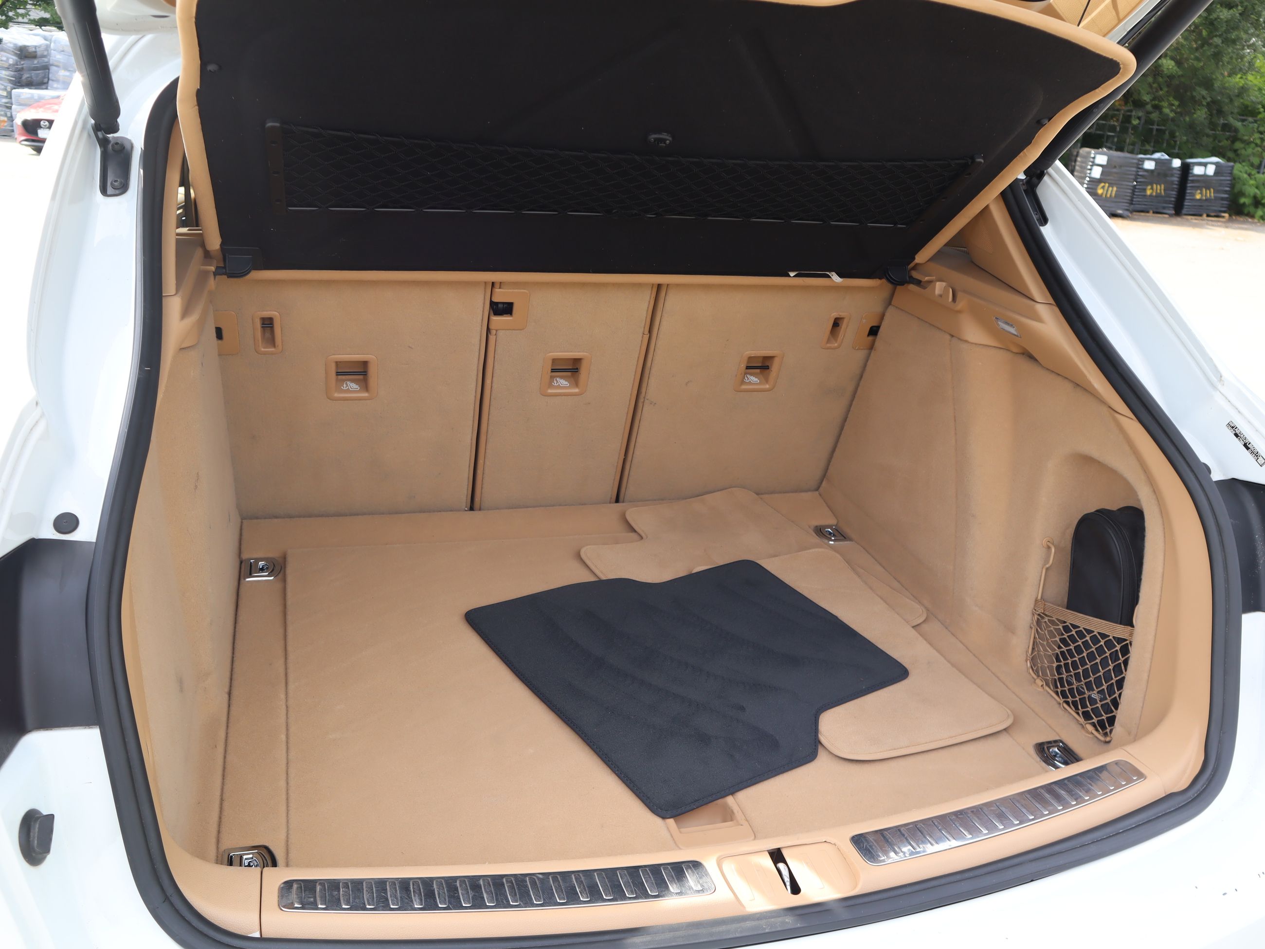 Porsche Macan  2015 à Vancouver, Colombie-Britannique