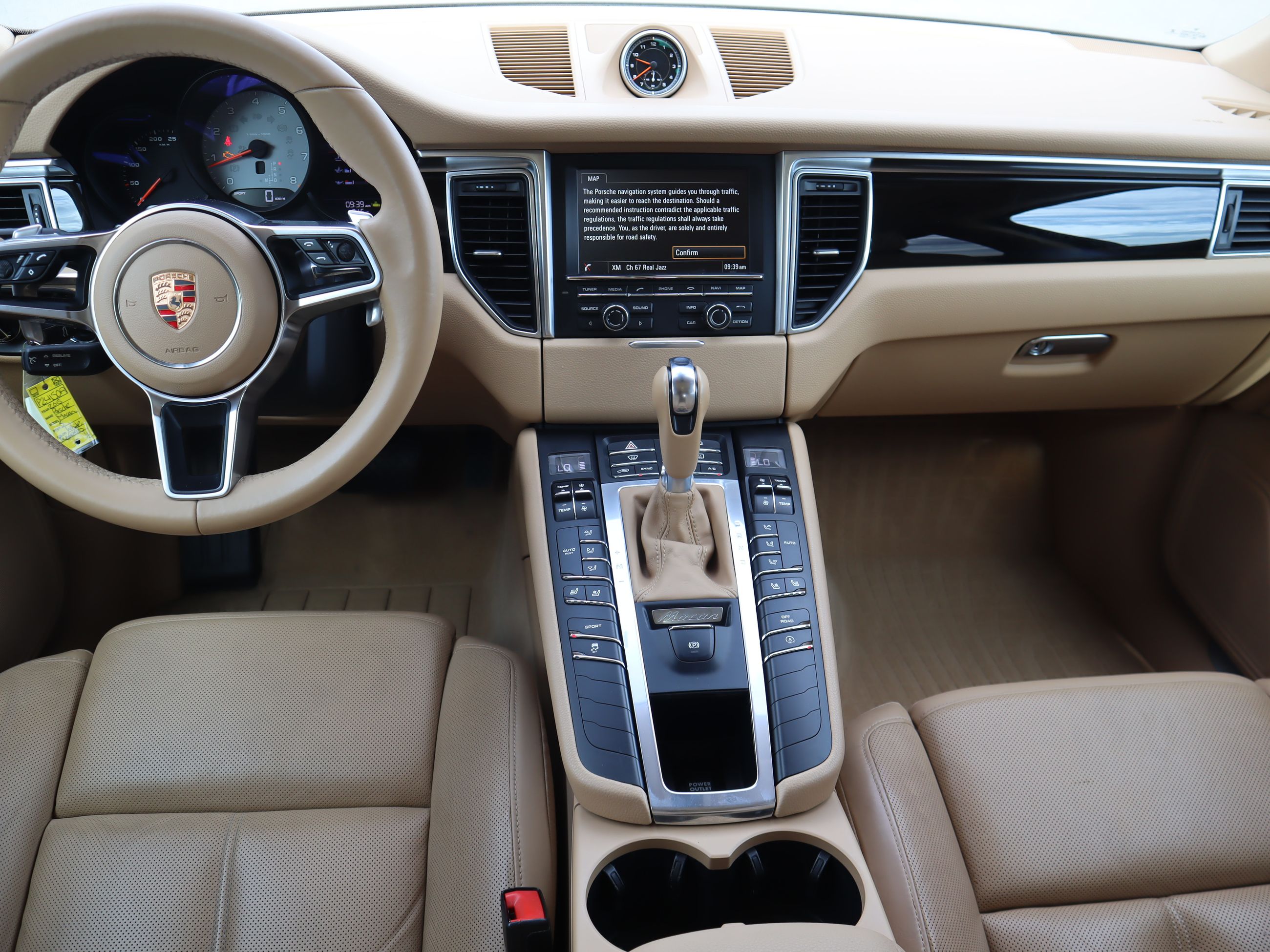 Porsche Macan  2015 à Vancouver, Colombie-Britannique