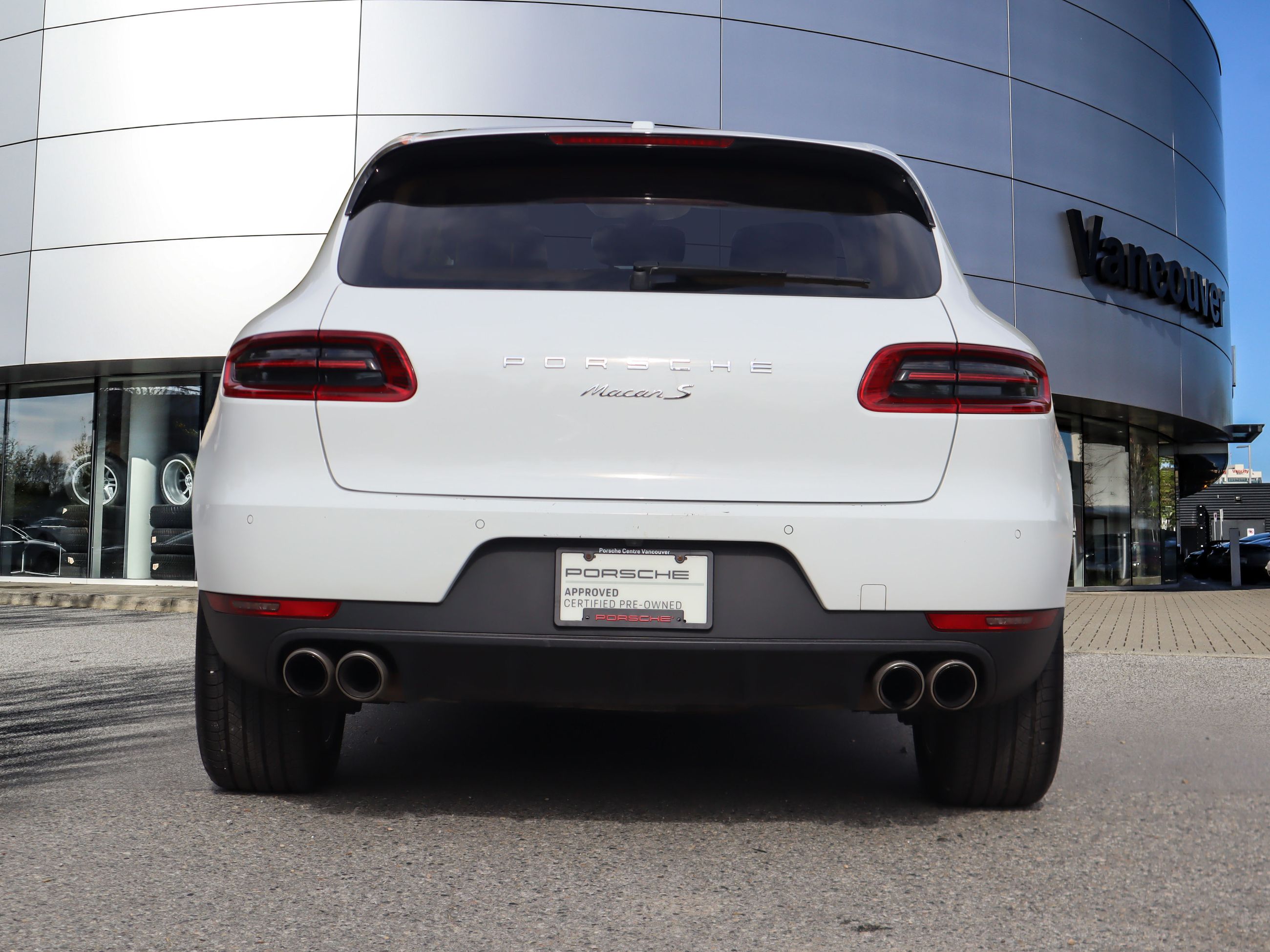 Porsche Macan  2015 à Vancouver, Colombie-Britannique