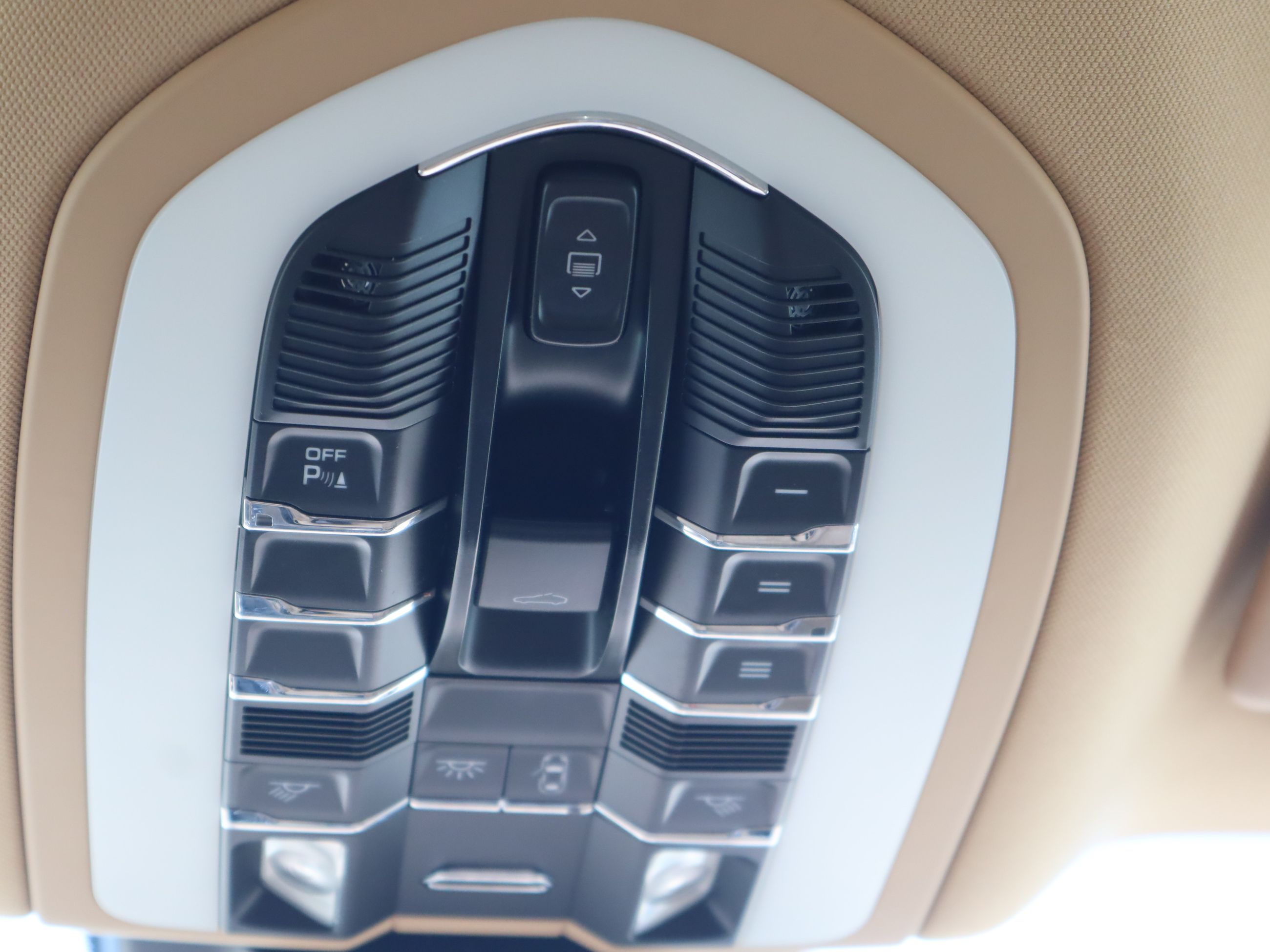 Porsche Macan  2015 à Vancouver, Colombie-Britannique