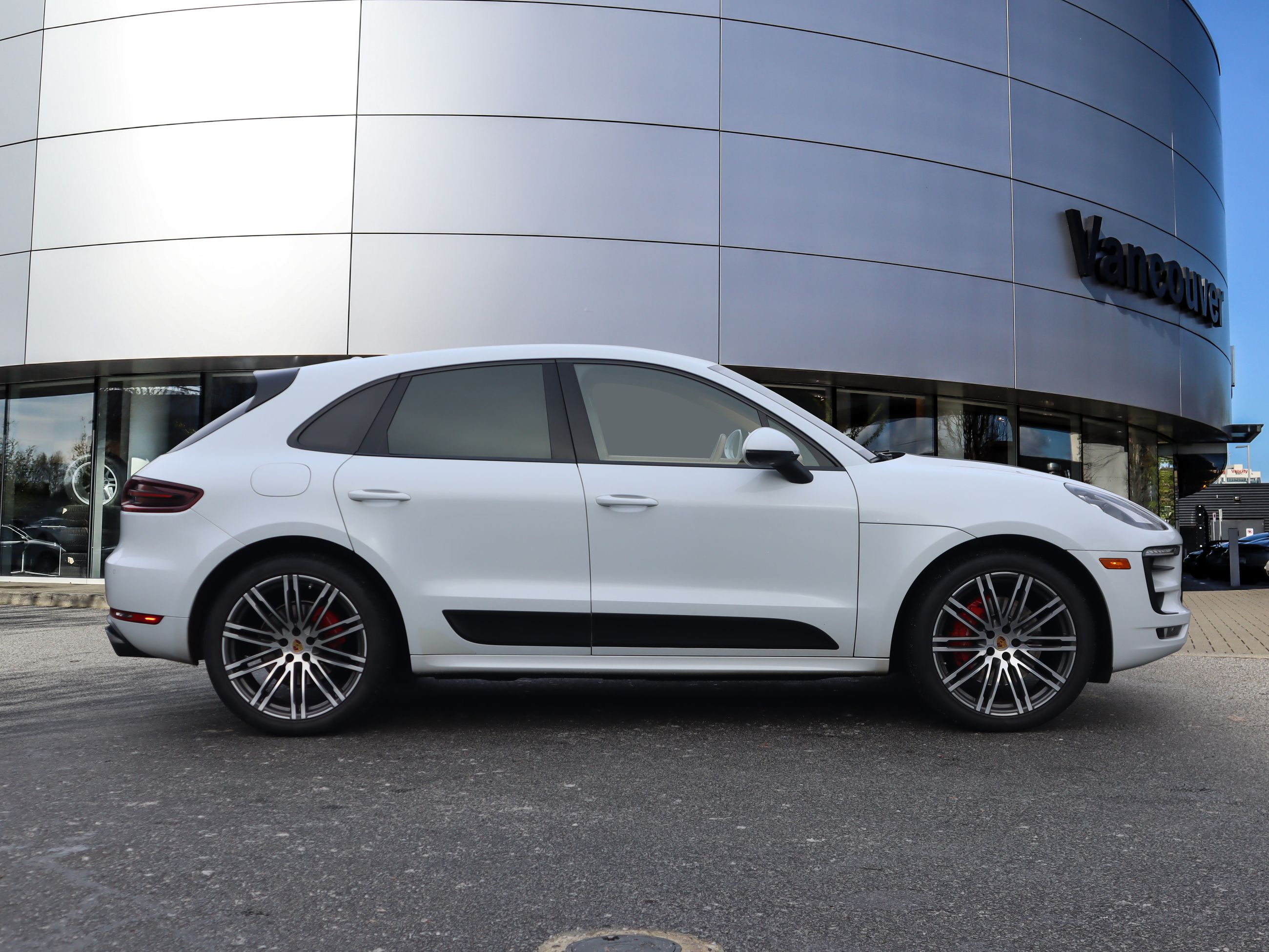 Porsche Macan  2017 à Vancouver, Colombie-Britannique