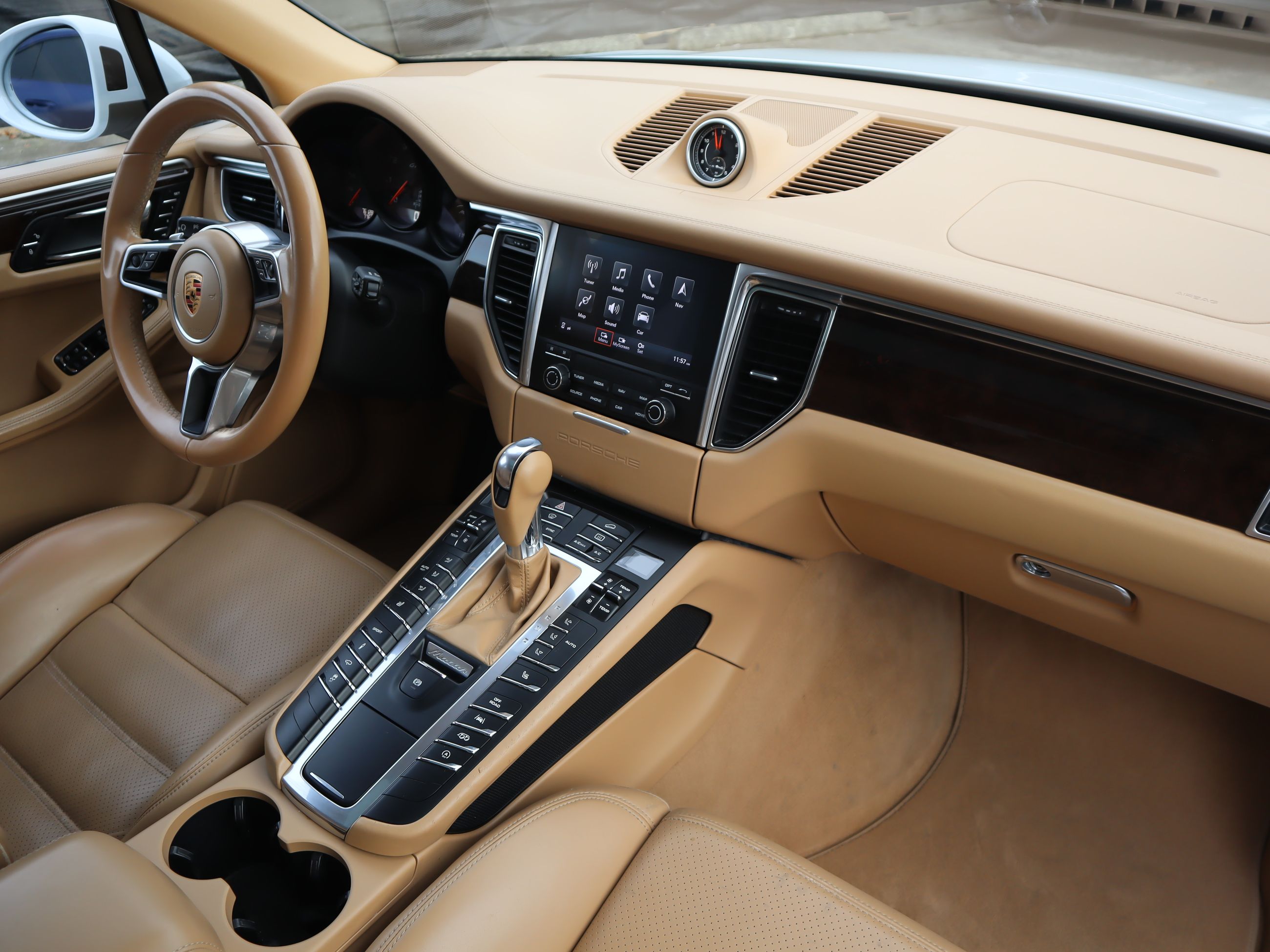 Porsche Macan  2017 à Vancouver, Colombie-Britannique