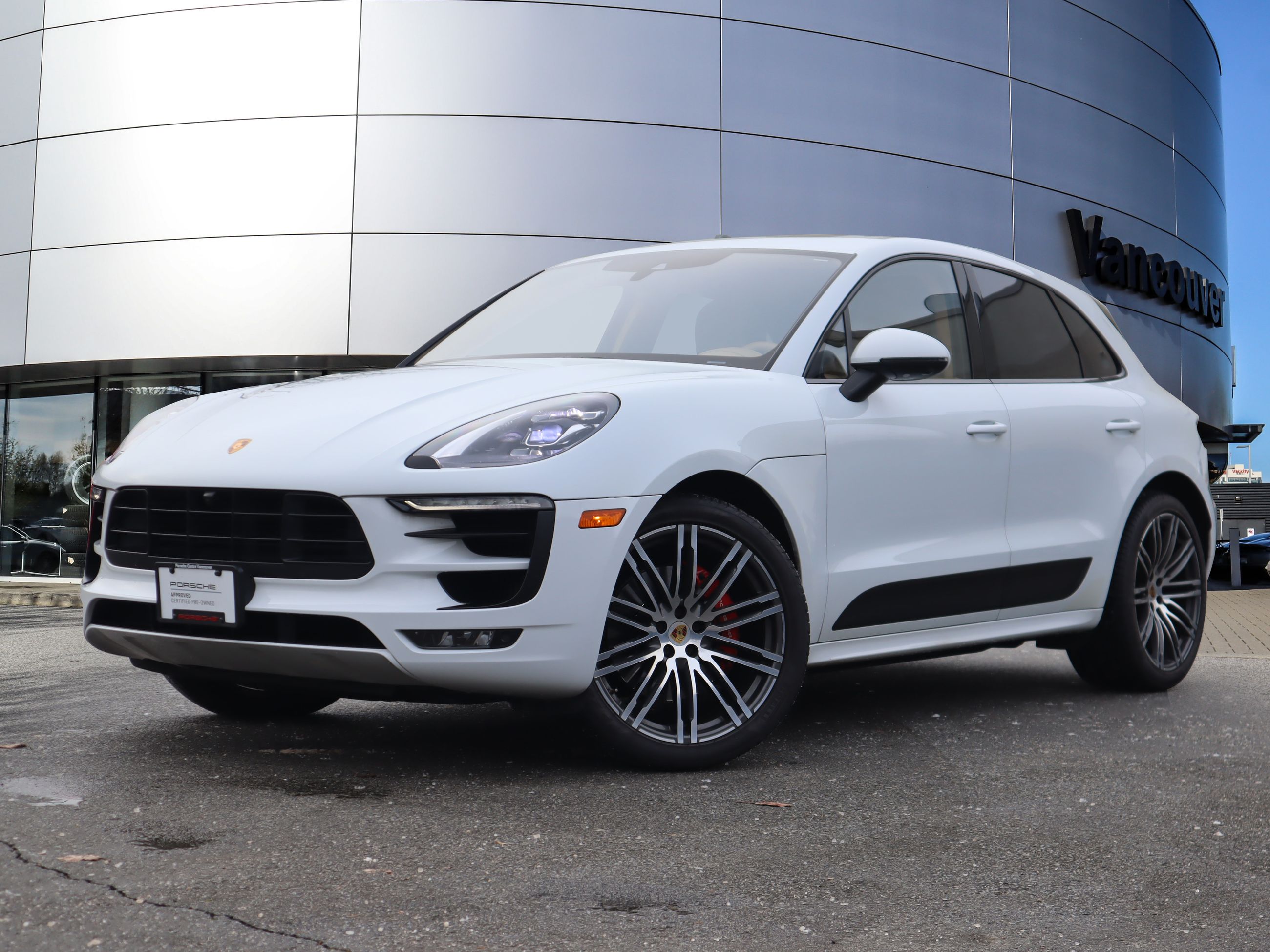 Porsche Macan  2017 à Vancouver, Colombie-Britannique