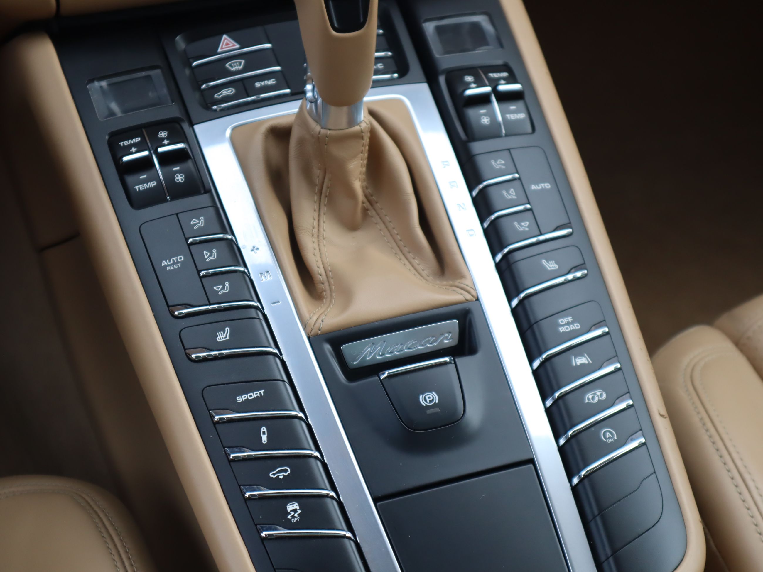 Porsche Macan  2017 à Vancouver, Colombie-Britannique