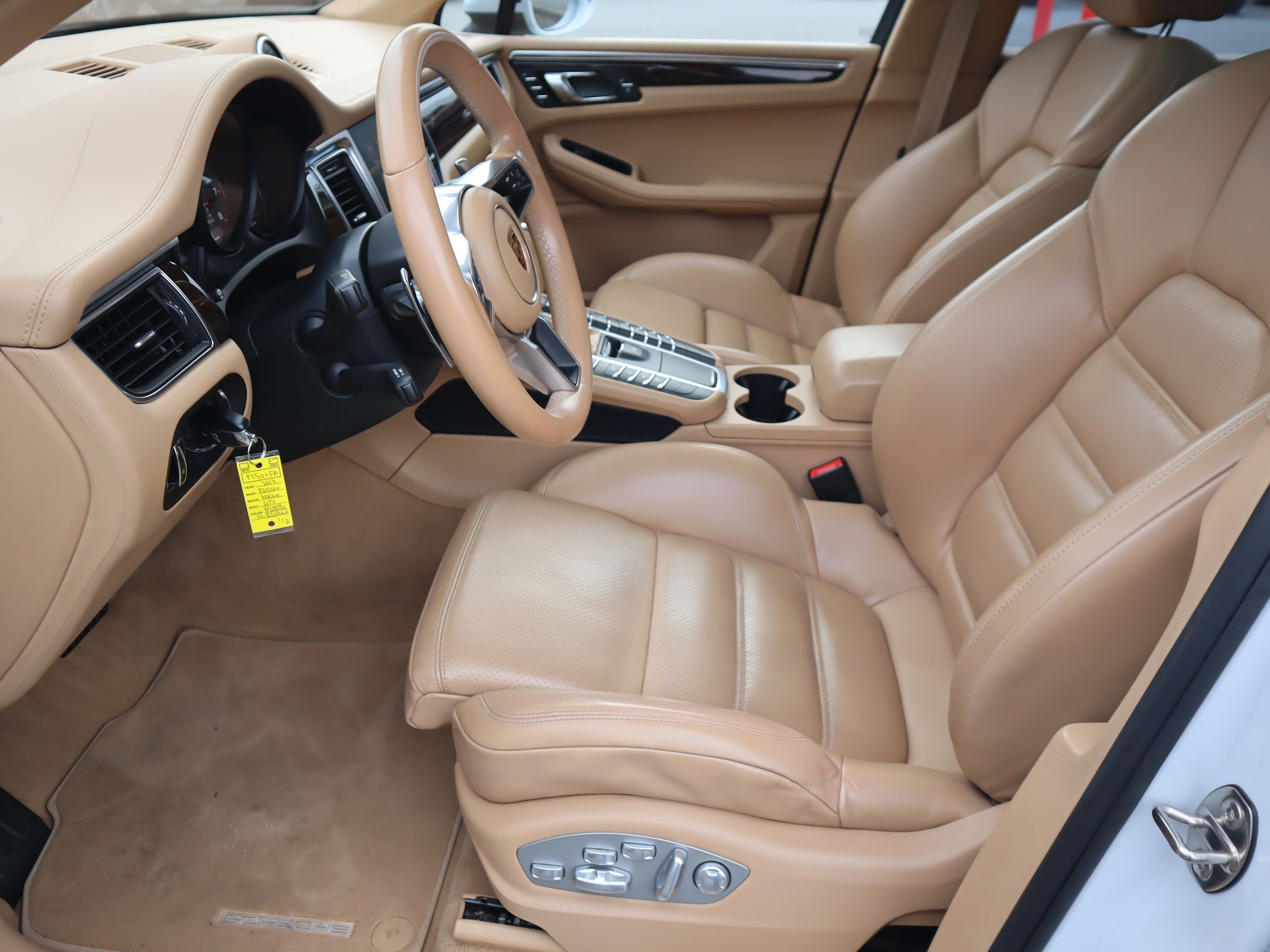 Porsche Macan  2017 à Vancouver, Colombie-Britannique