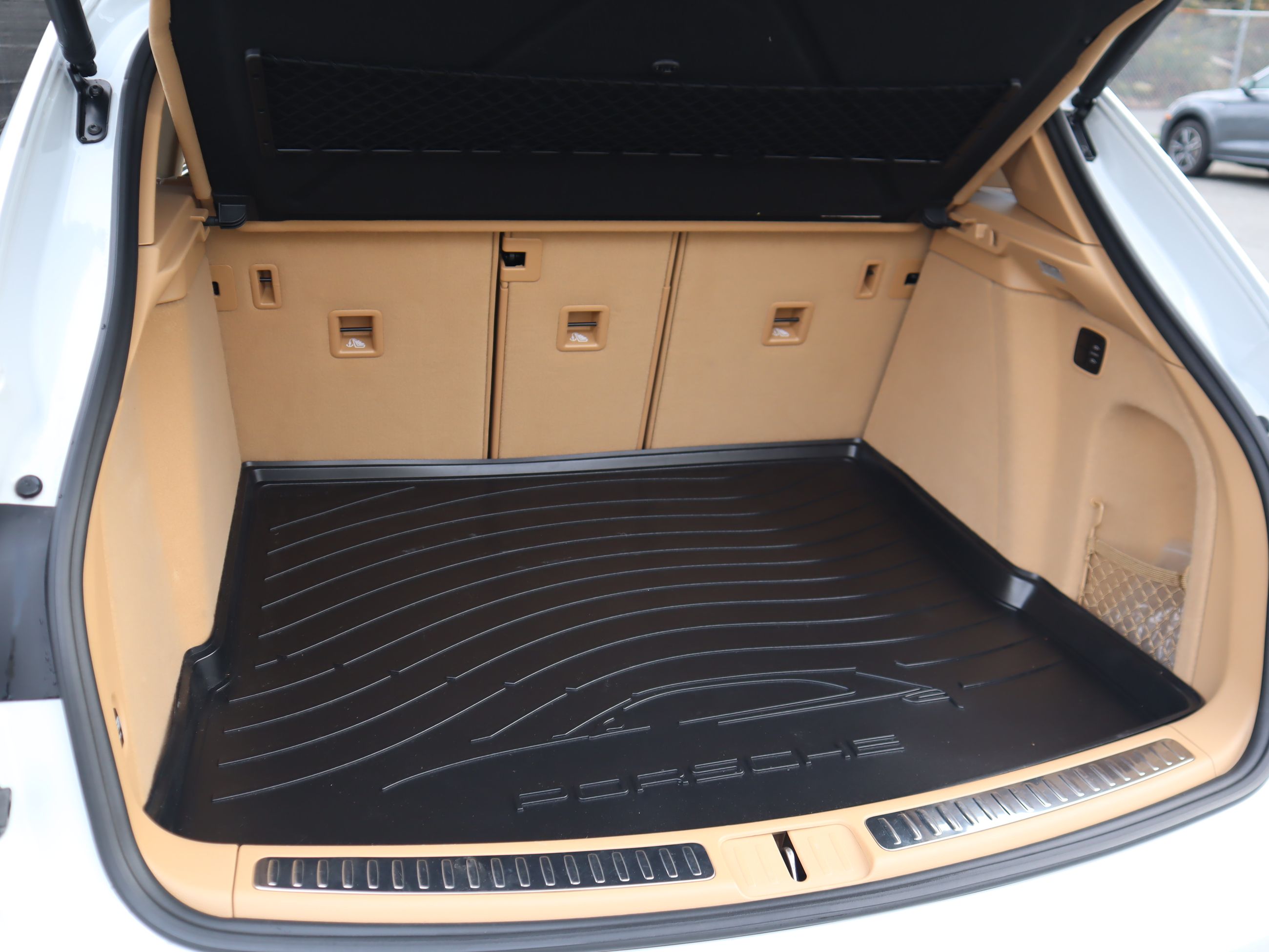 Porsche Macan  2017 à Vancouver, Colombie-Britannique