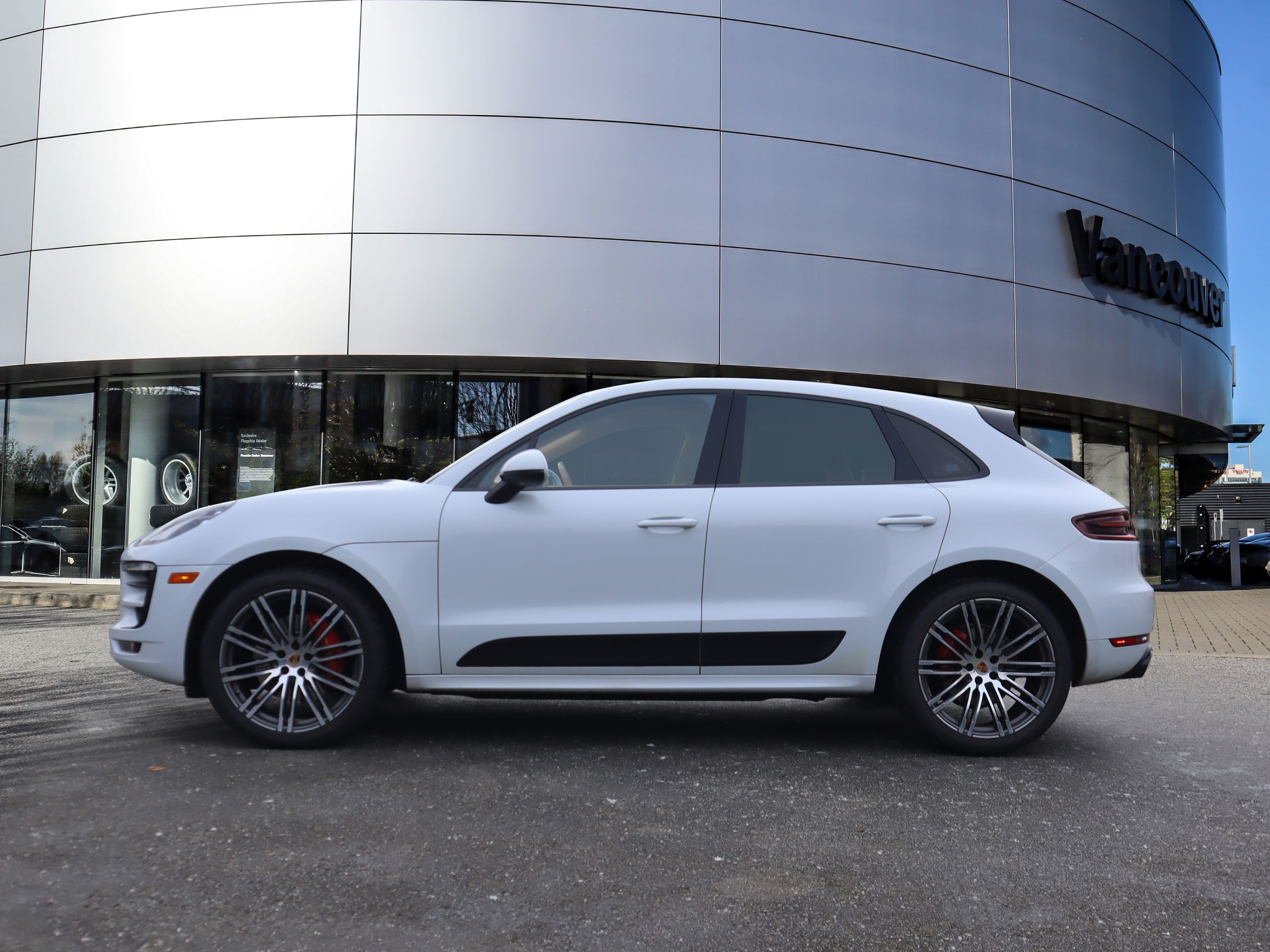 Porsche Macan  2017 à Vancouver, Colombie-Britannique