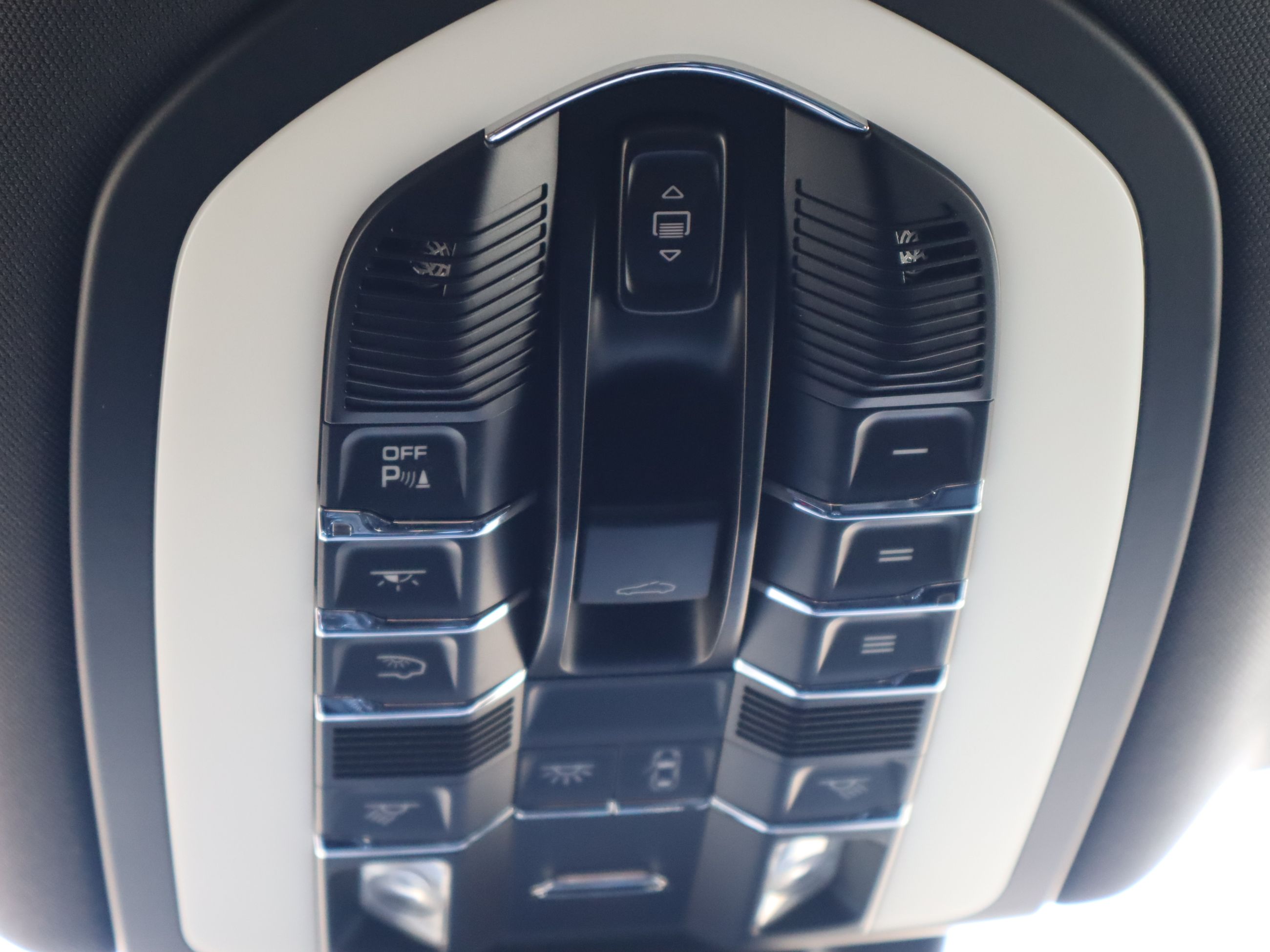 2018 Porsche Macan in Vancouver, British Columbia