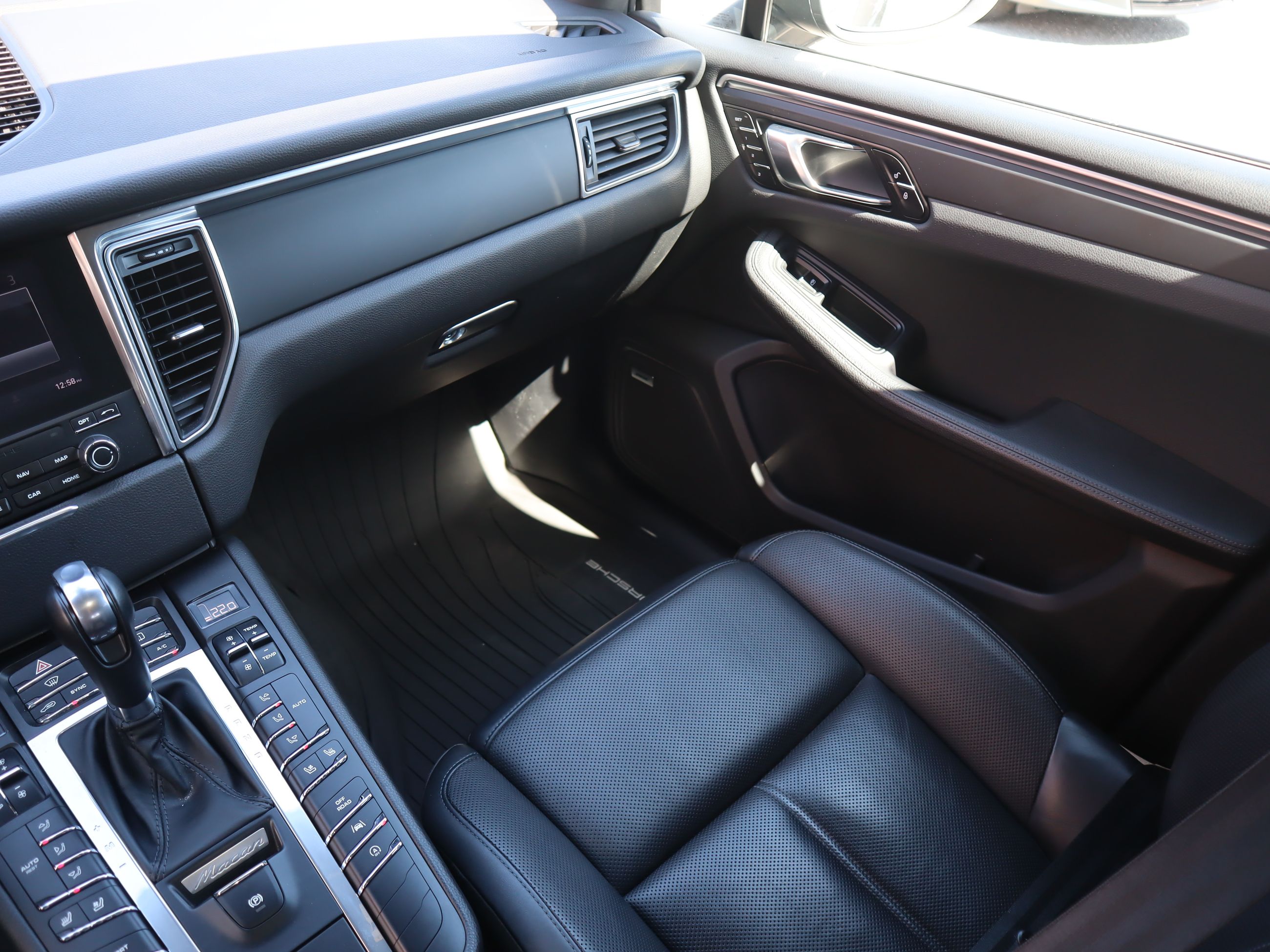 2018 Porsche Macan in Vancouver, British Columbia