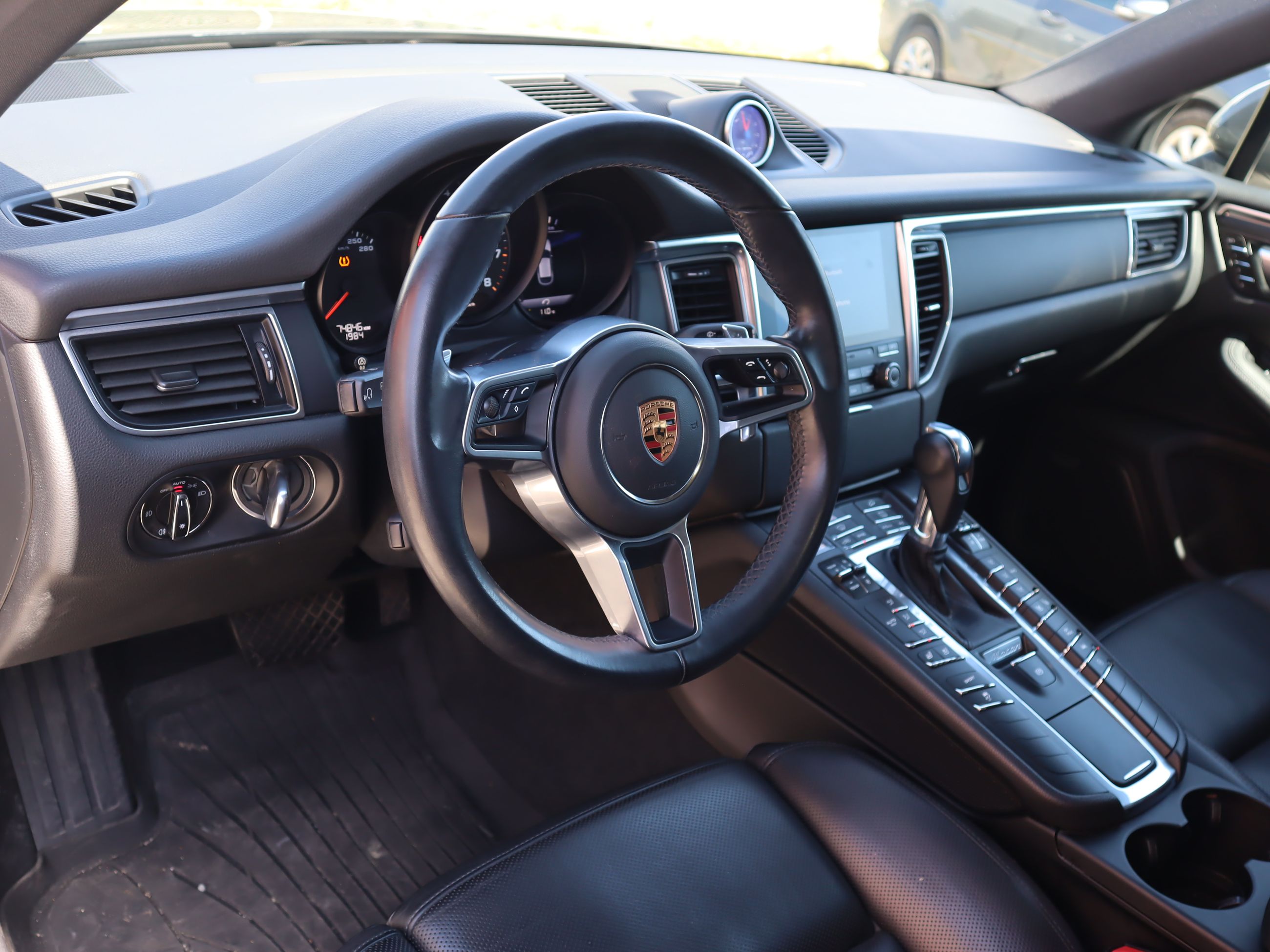 2018 Porsche Macan in Vancouver, British Columbia