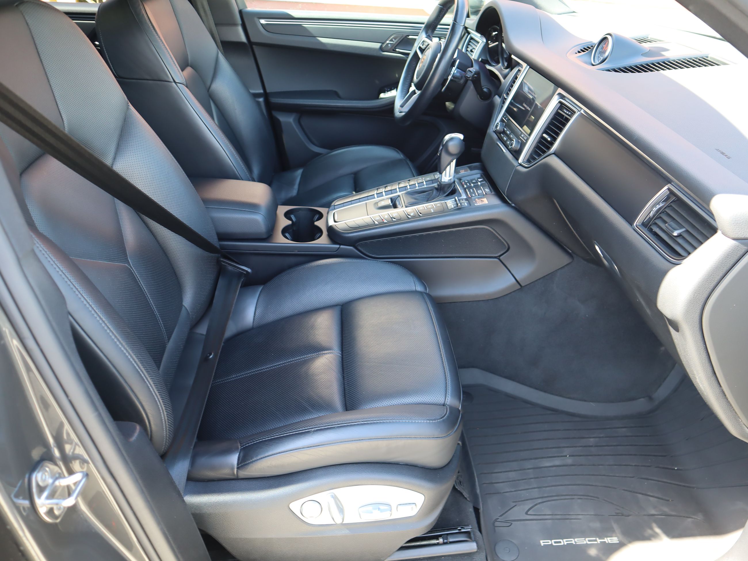 2018 Porsche Macan in Vancouver, British Columbia