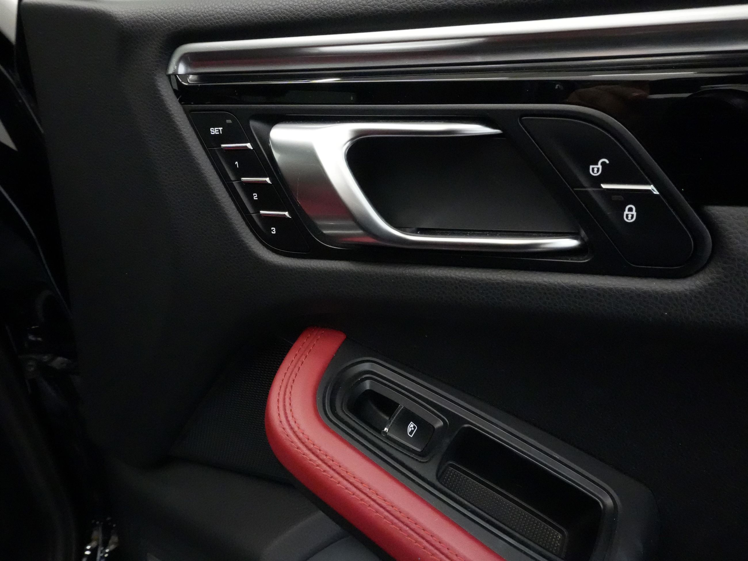 2018 Porsche Macan in Vancouver, British Columbia