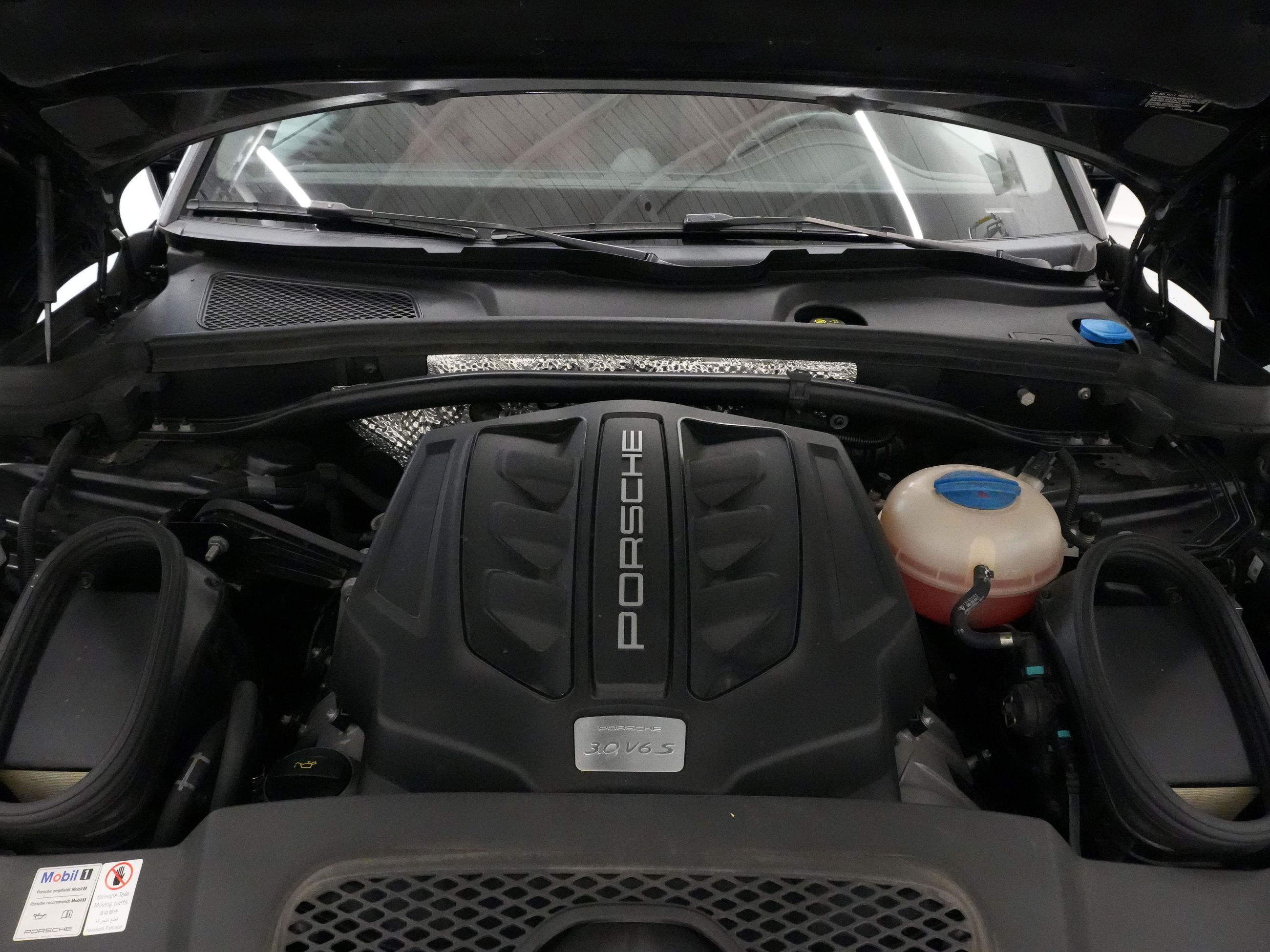 2018 Porsche Macan in Vancouver, British Columbia
