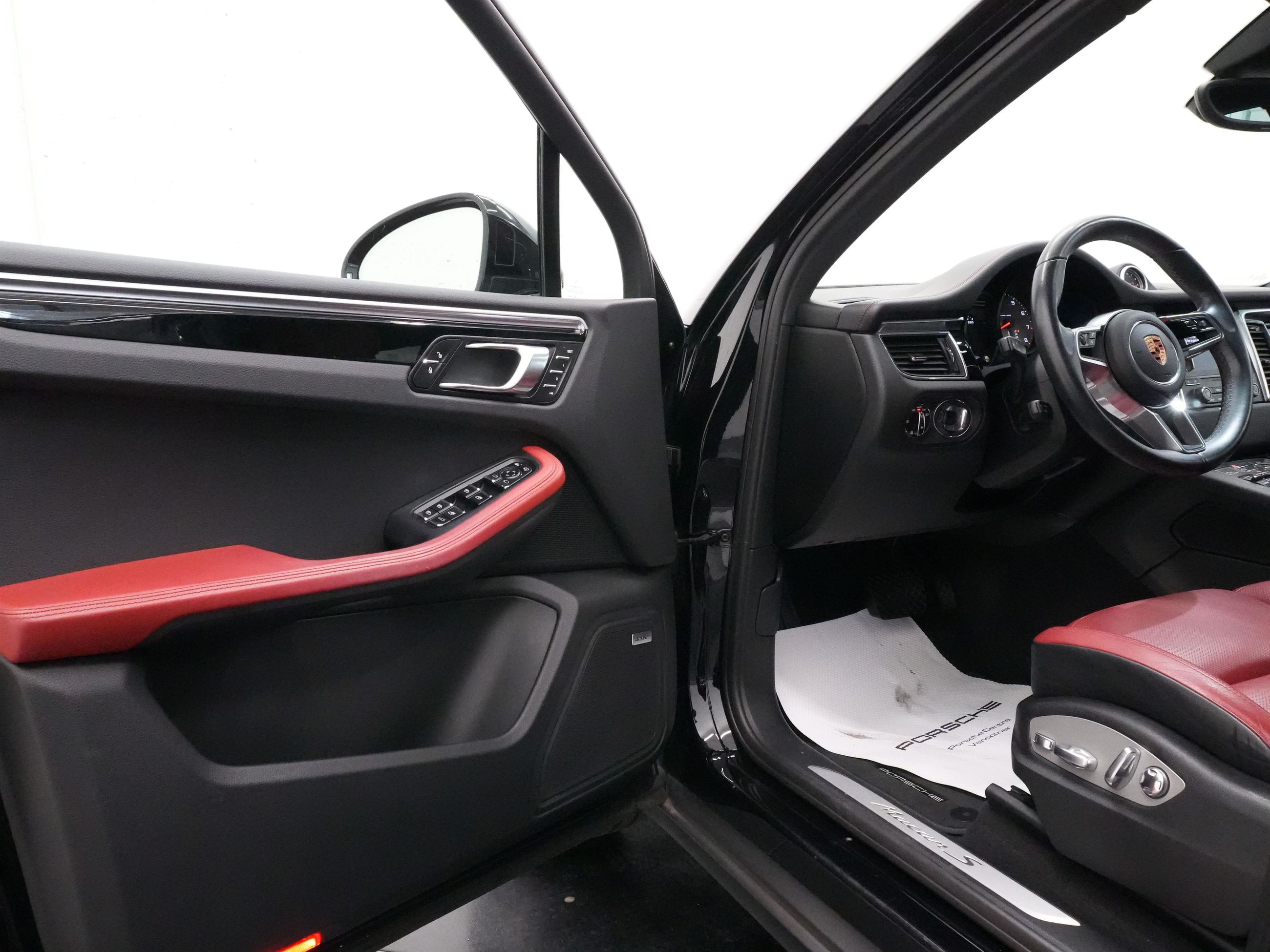 2018 Porsche Macan in Vancouver, British Columbia