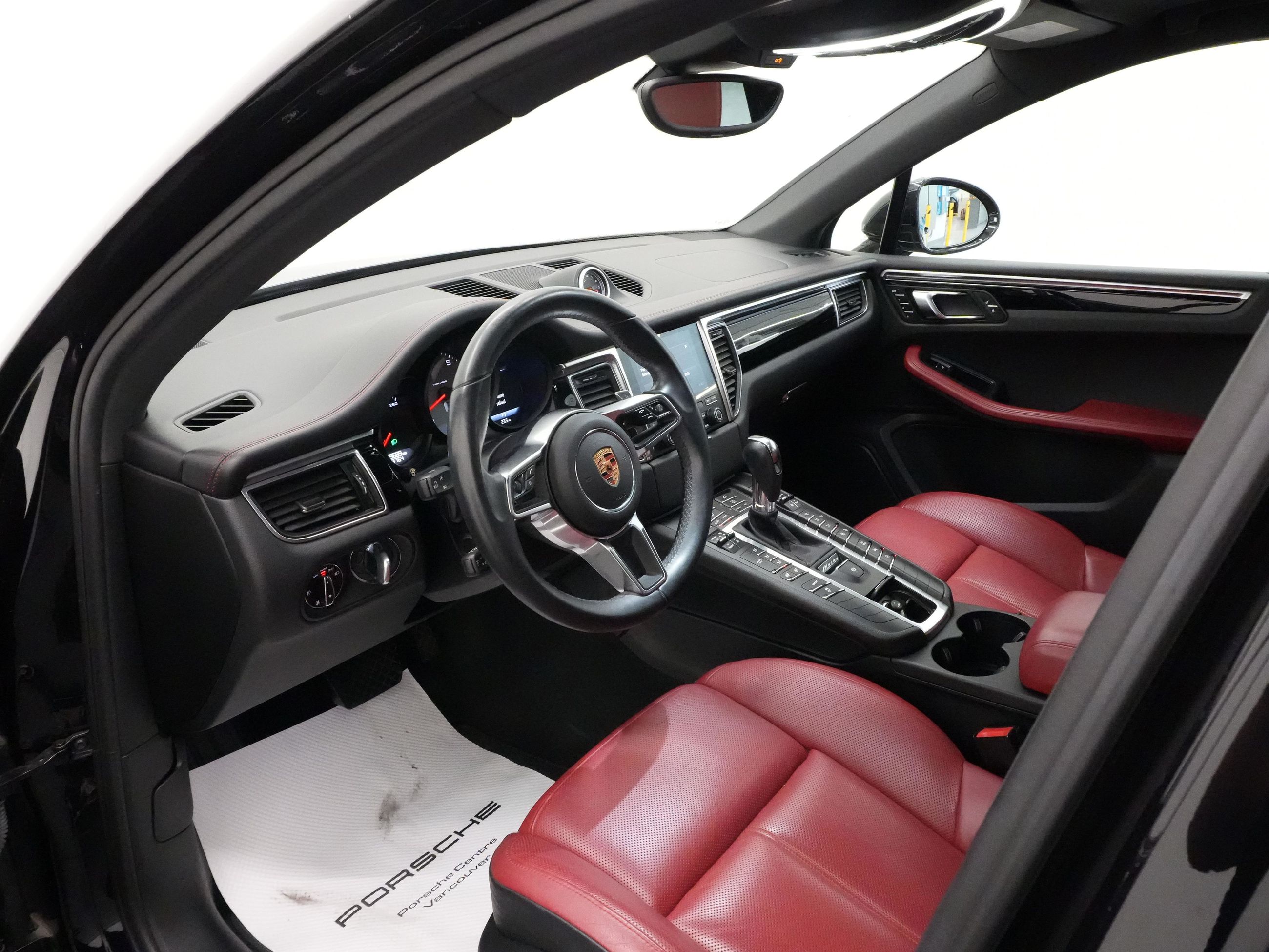 2018 Porsche Macan in Vancouver, British Columbia
