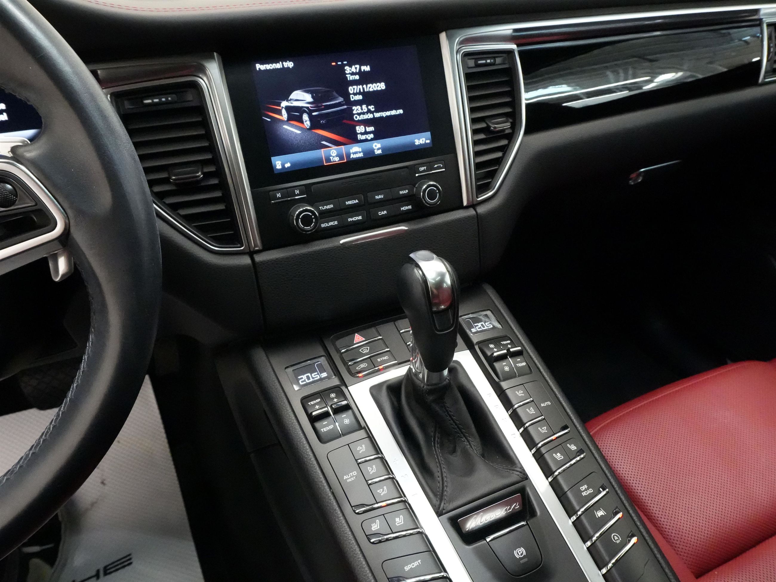 2018 Porsche Macan in Vancouver, British Columbia