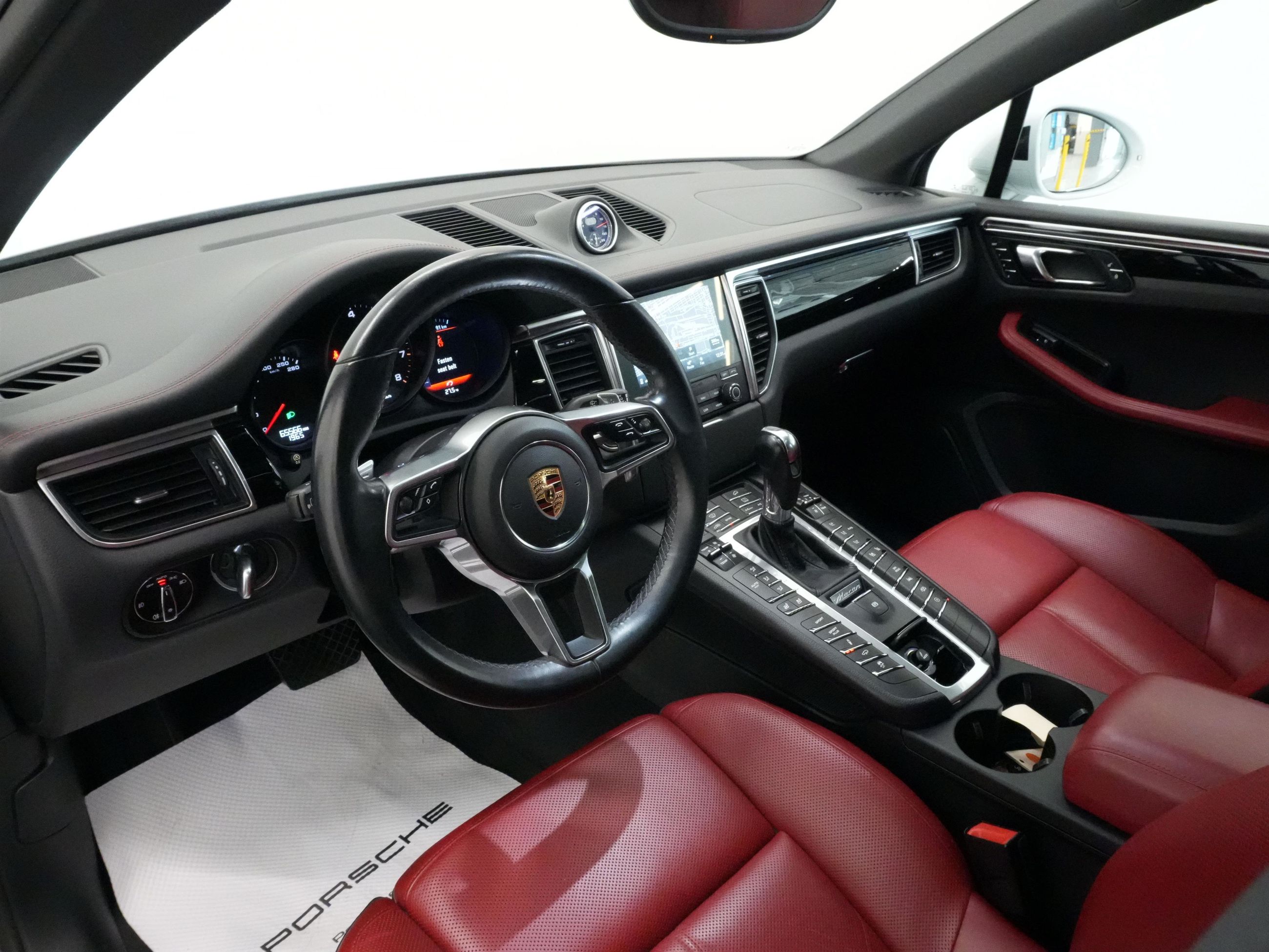 2018 Porsche Macan in Vancouver, British Columbia