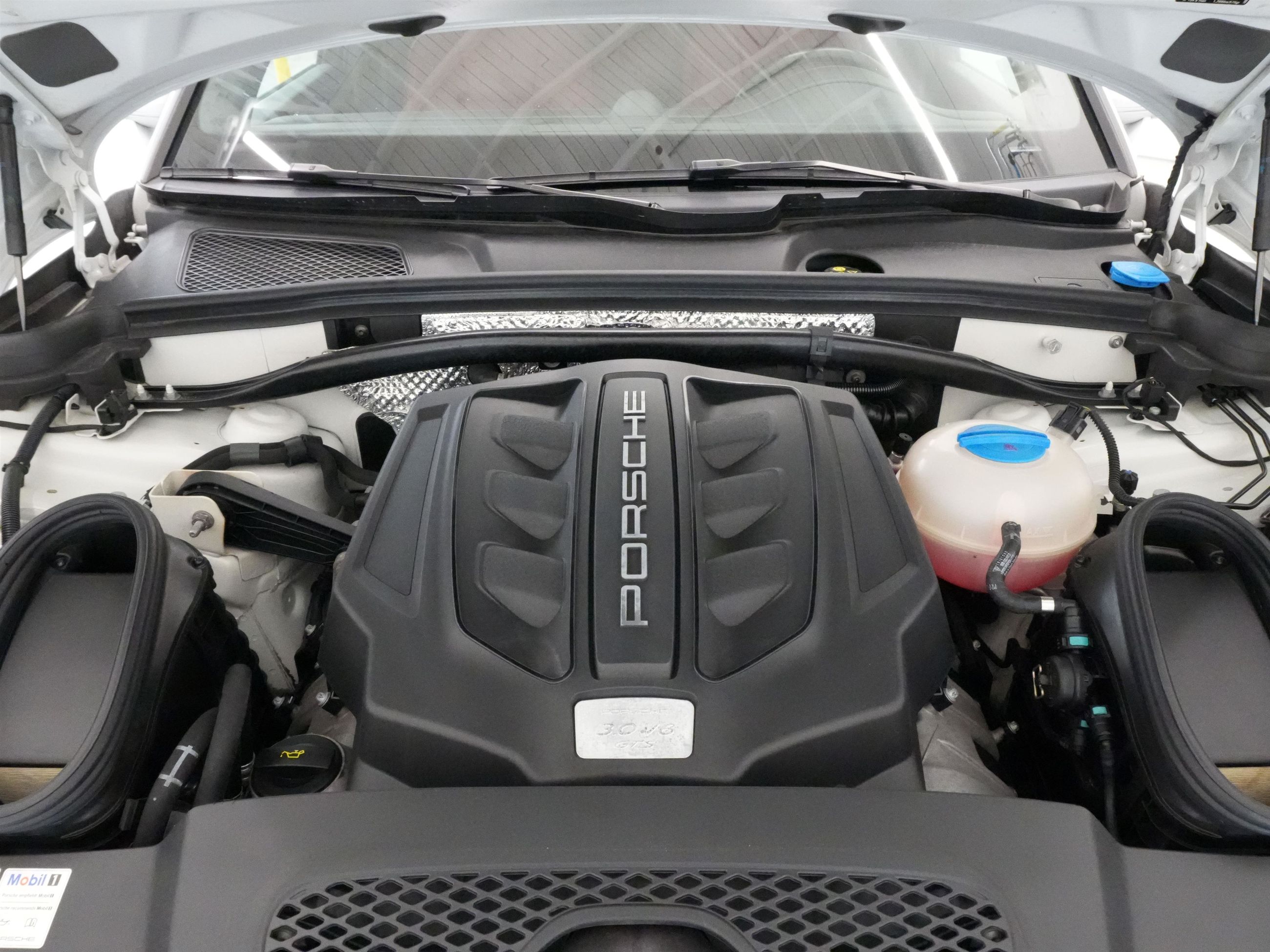 2018 Porsche Macan in Vancouver, British Columbia
