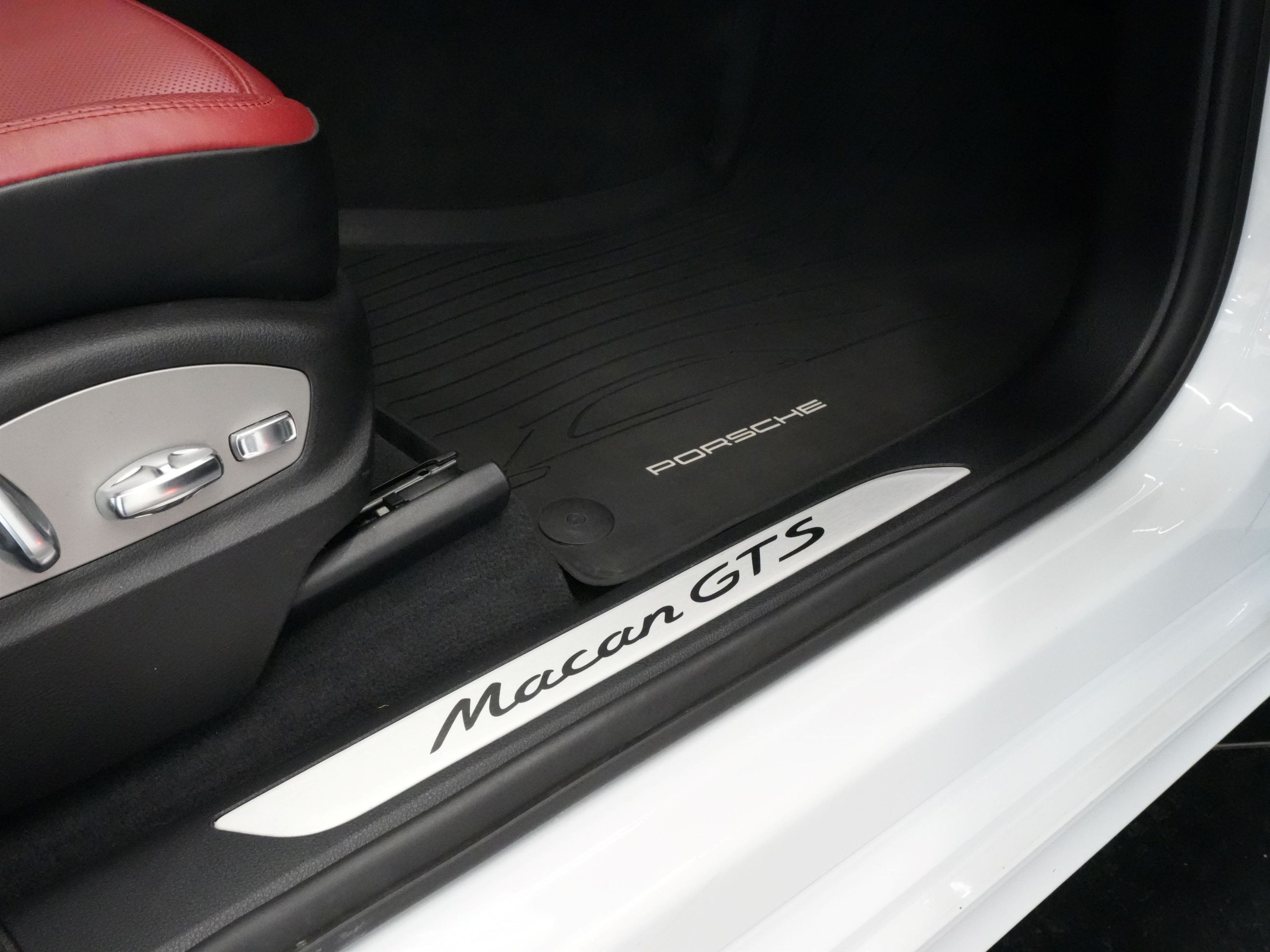 2018 Porsche Macan in Vancouver, British Columbia