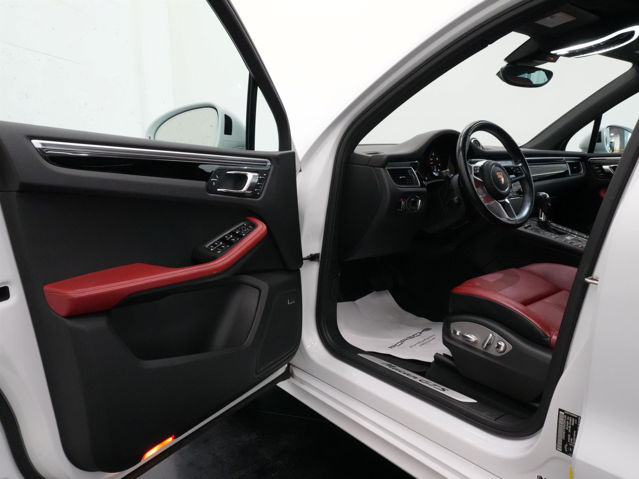 2018 Porsche Macan in Vancouver, British Columbia