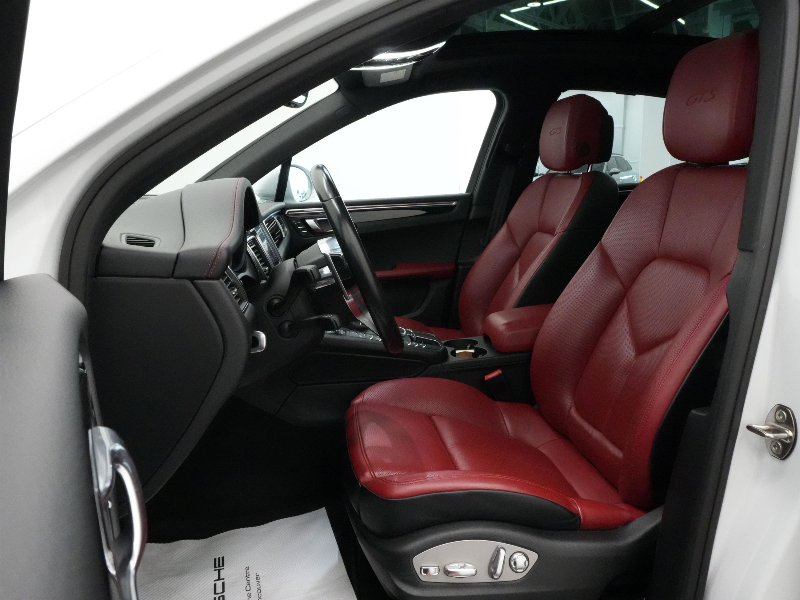 2018 Porsche Macan in Vancouver, British Columbia