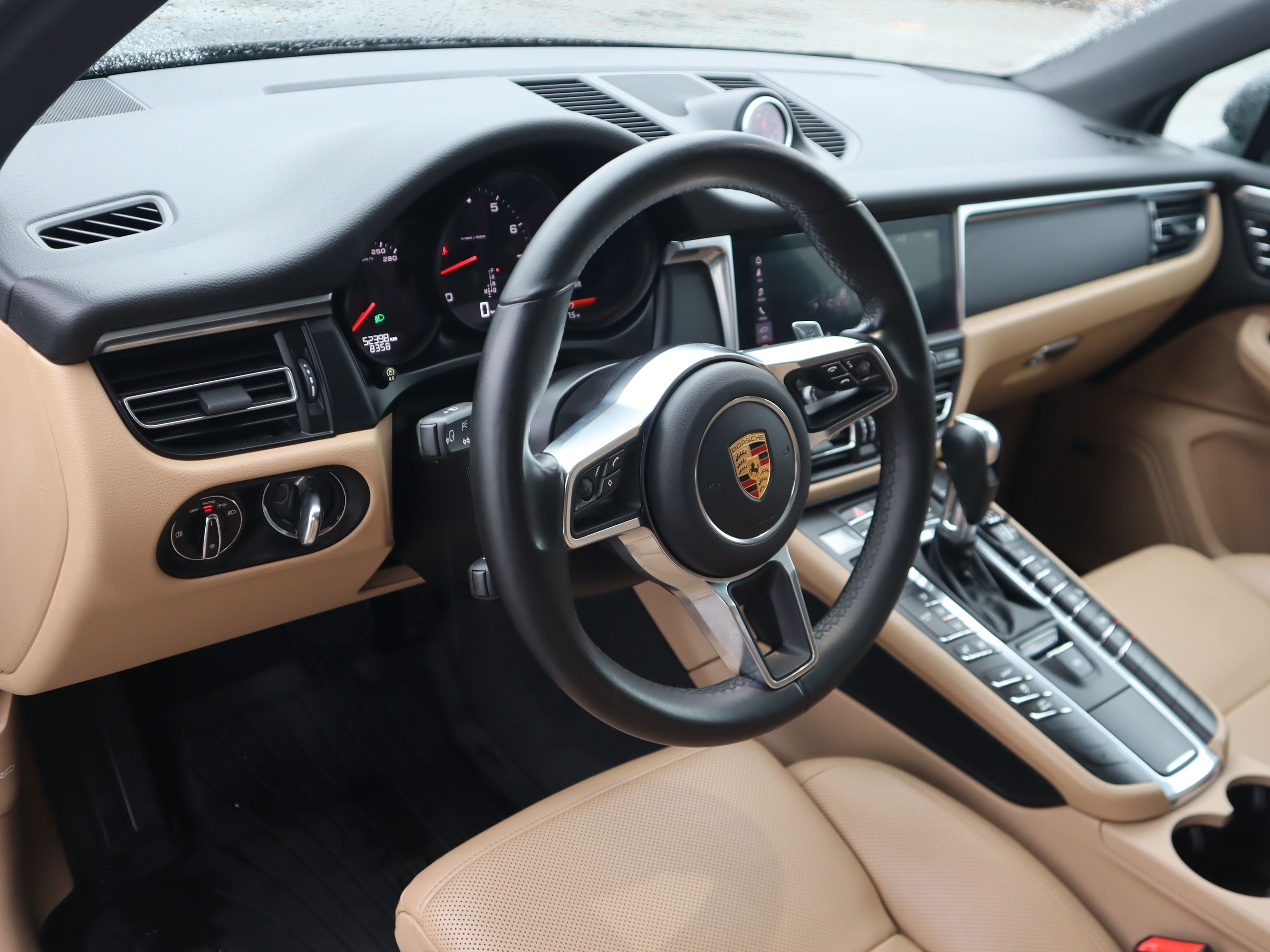 Porsche Macan  2019 à Vancouver, Colombie-Britannique