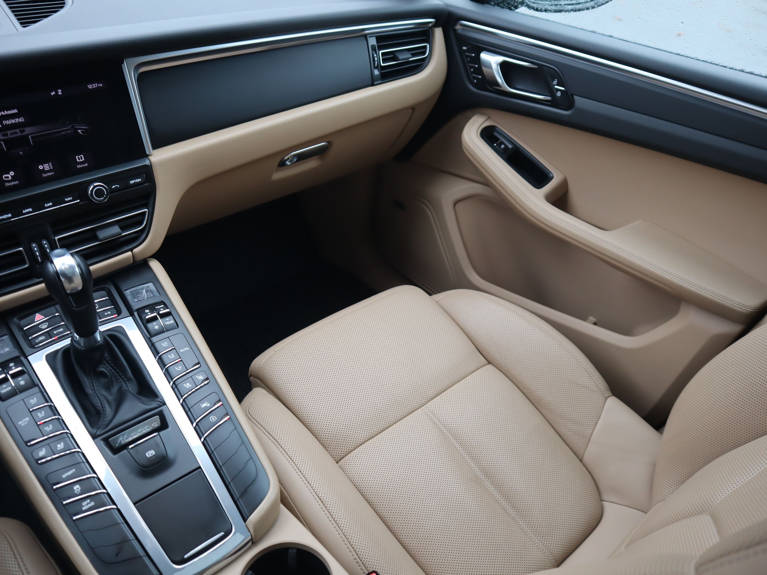 Porsche Macan  2019 à Vancouver, Colombie-Britannique