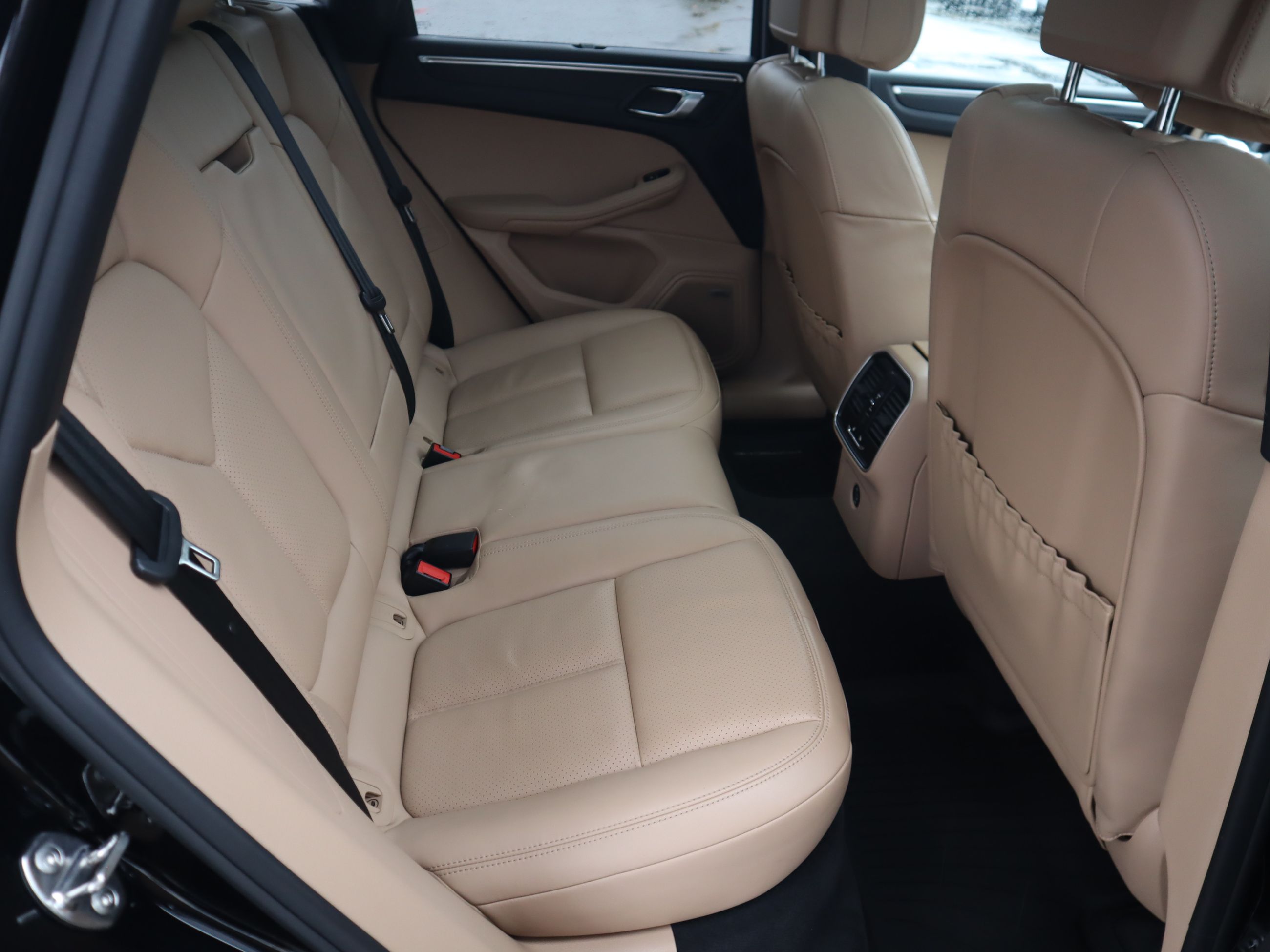 Porsche Macan  2019 à Vancouver, Colombie-Britannique