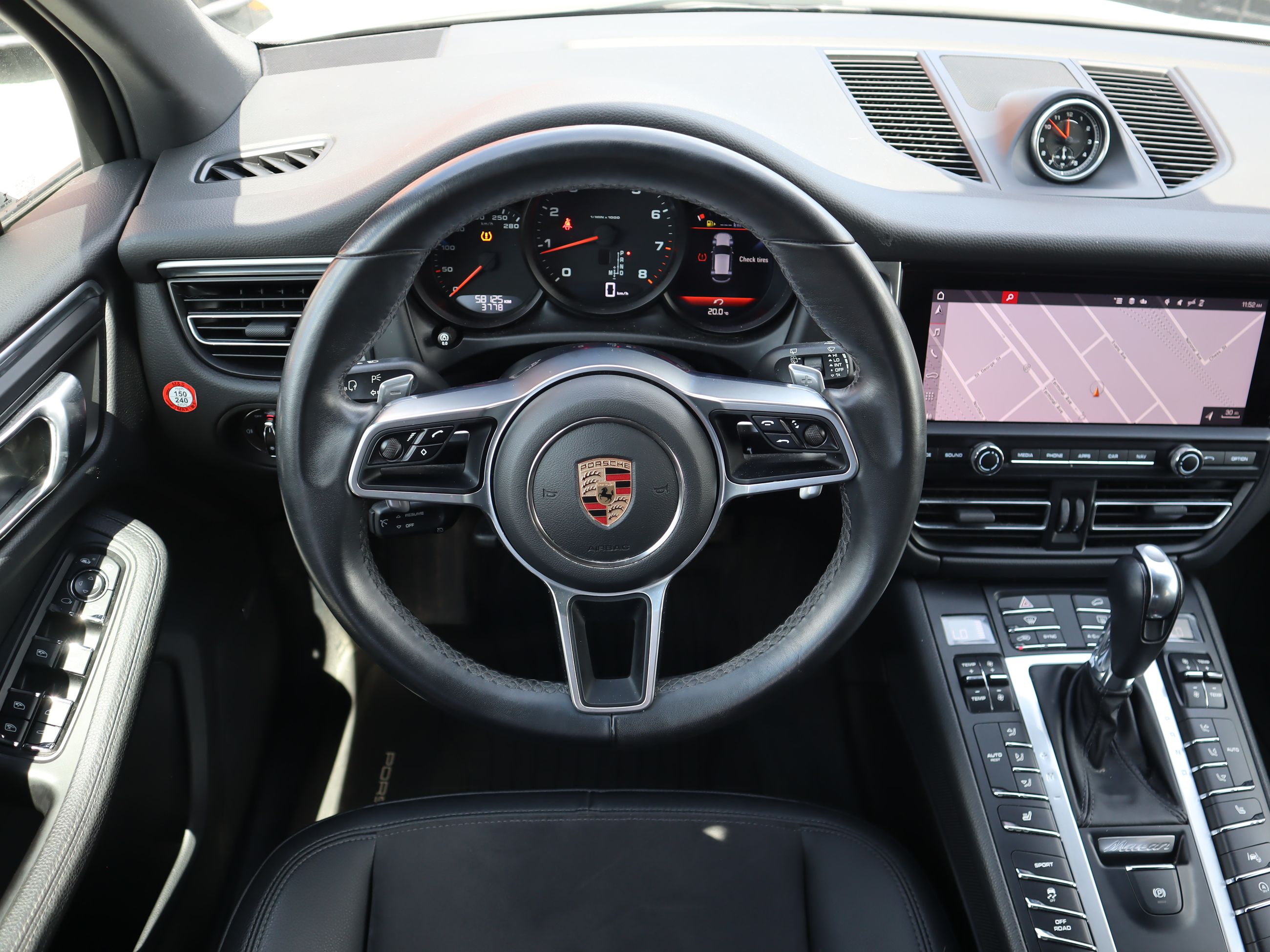Porsche Macan  2020 à Vancouver, Colombie-Britannique