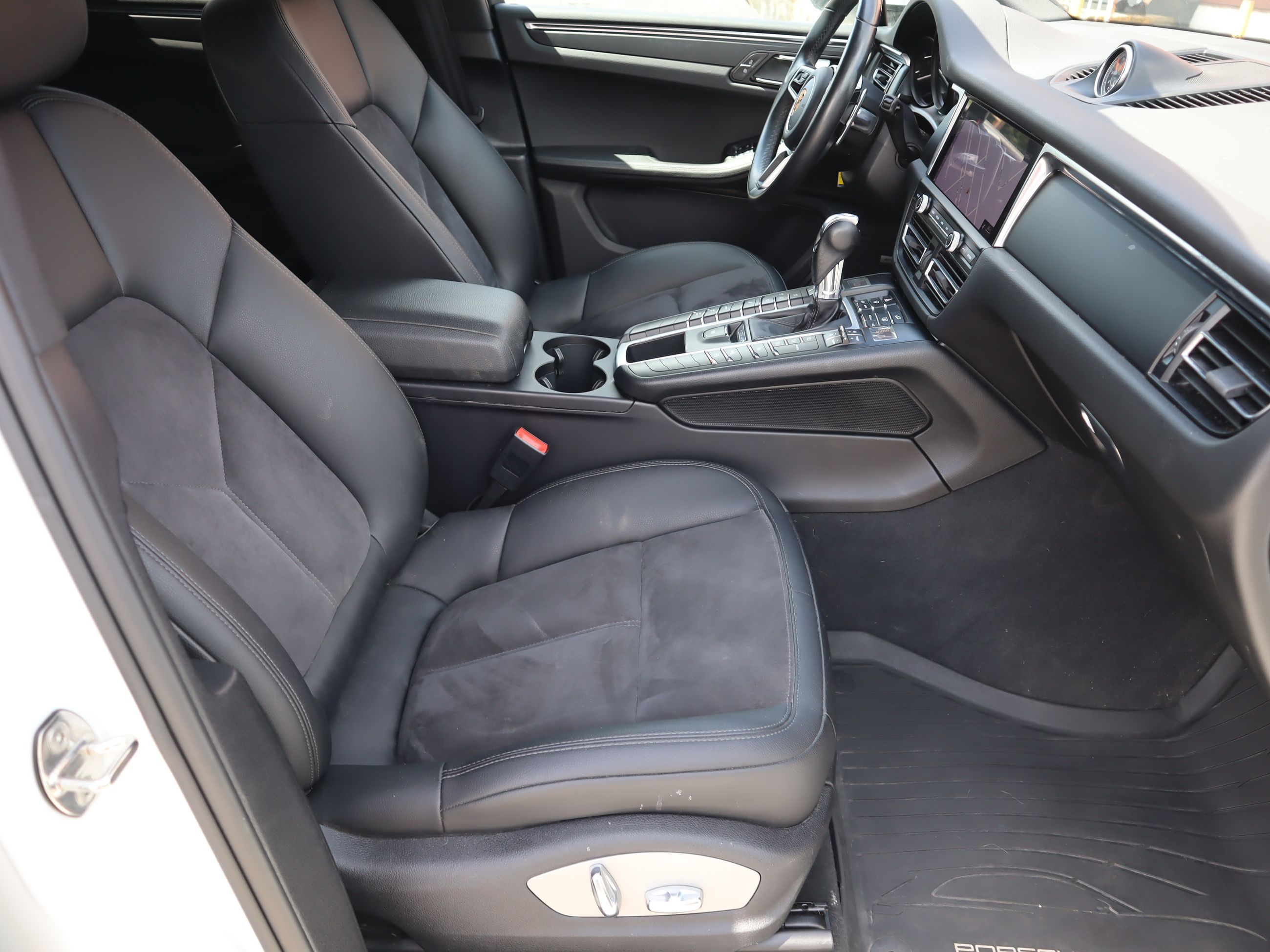 Porsche Macan  2020 à Vancouver, Colombie-Britannique