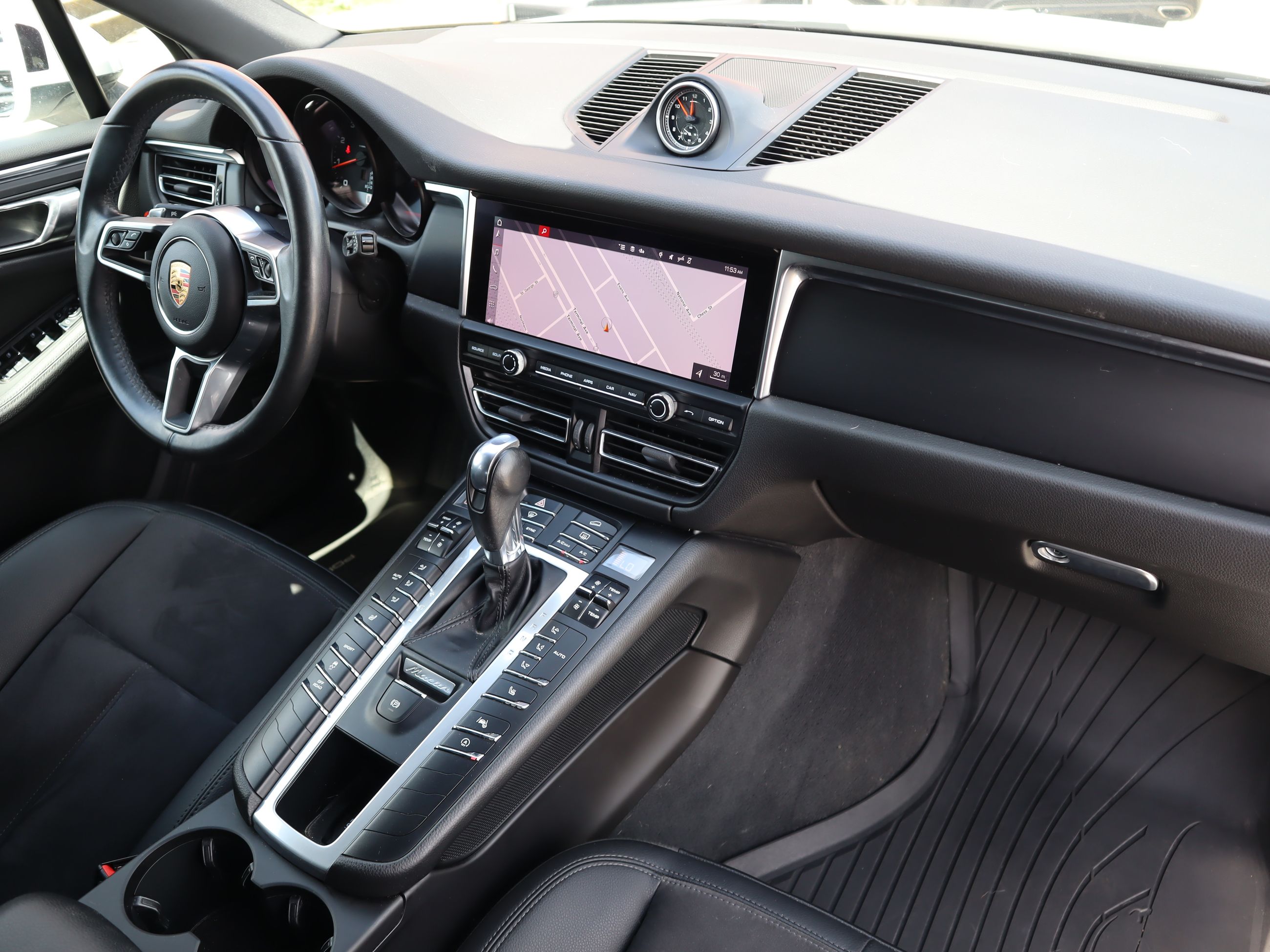 Porsche Macan  2020 à Vancouver, Colombie-Britannique