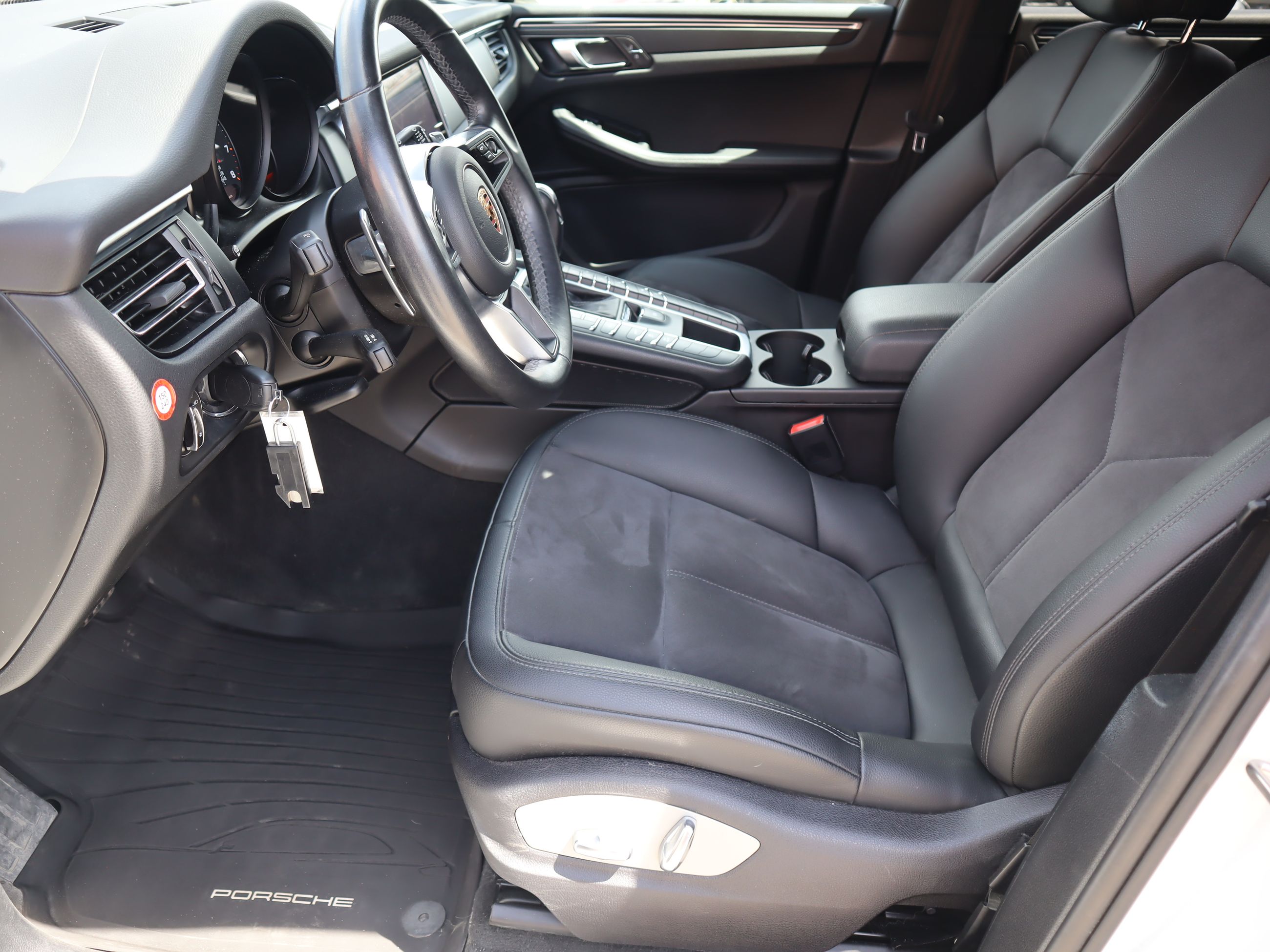 Porsche Macan  2020 à Vancouver, Colombie-Britannique